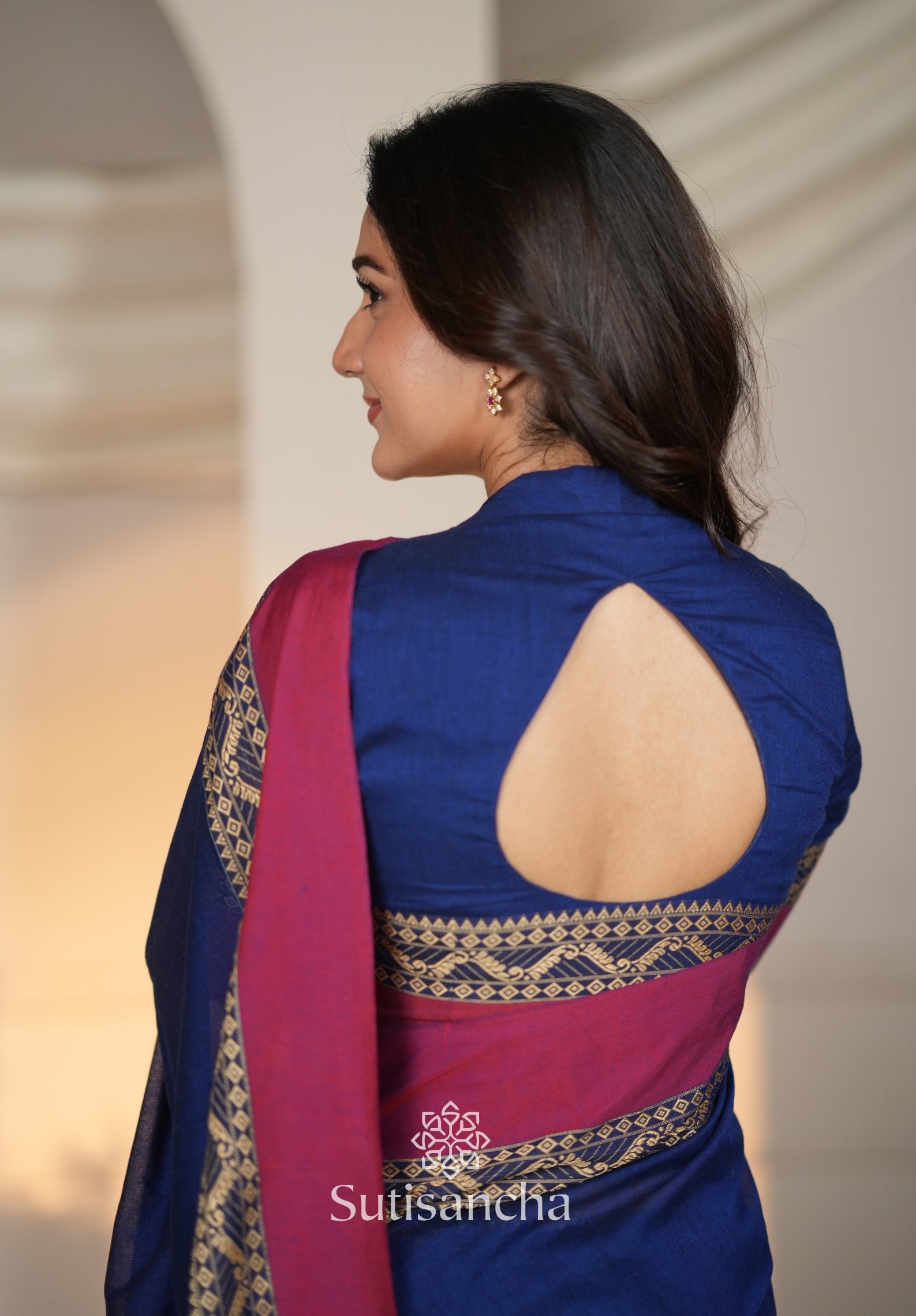 The Weaver's Touch: Pure Bengal Cotton Saree with Timeless Appeal