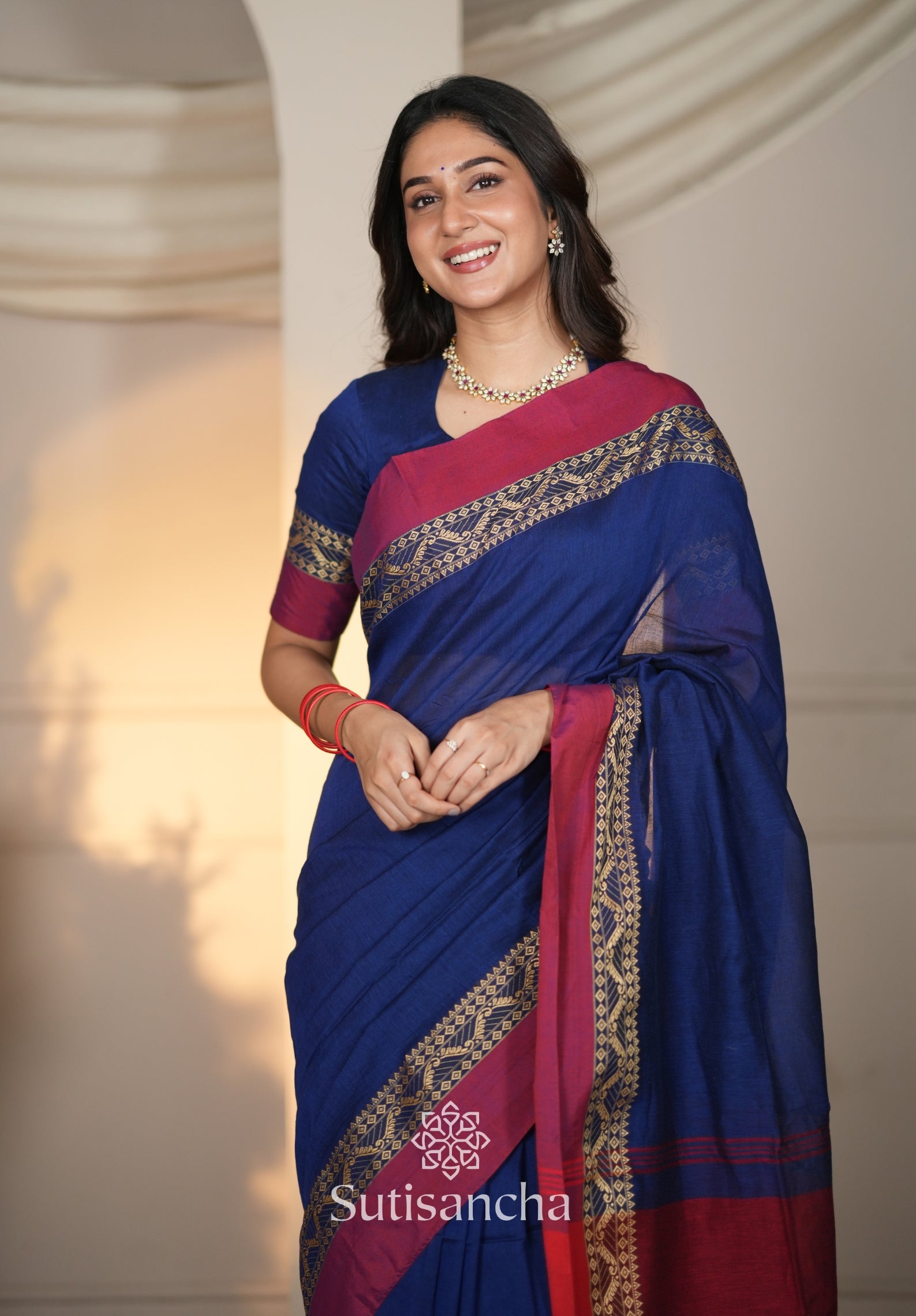 The Weaver's Touch: Pure Bengal Cotton Saree with Timeless Appeal