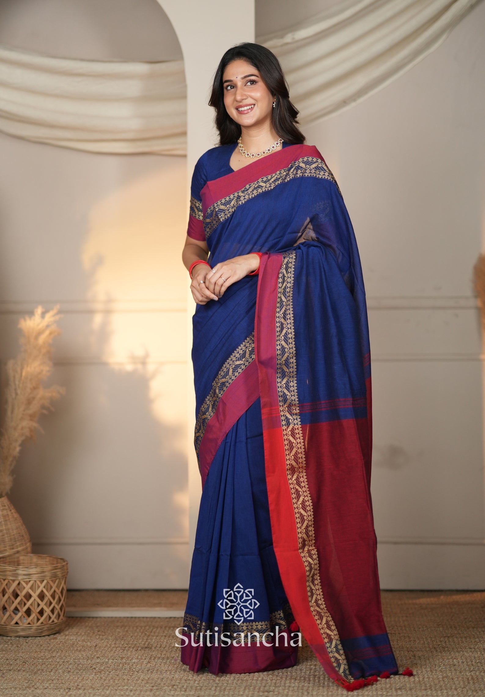 The Weaver's Touch: Pure Bengal Cotton Saree with Timeless Appeal