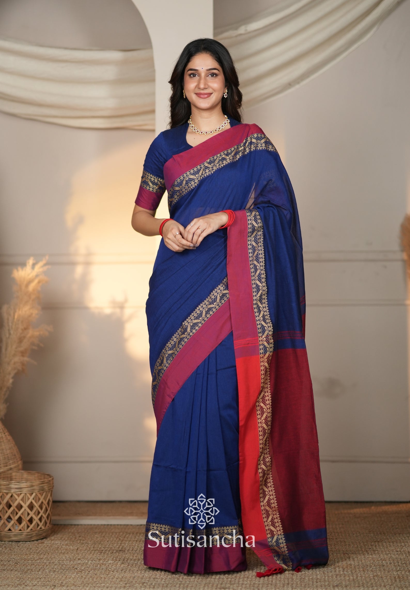 The Weaver's Touch: Pure Bengal Cotton Saree with Timeless Appeal