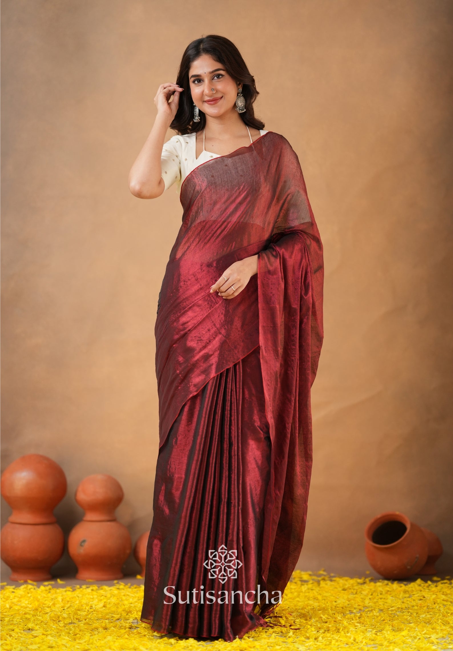 Ivory Gold Horizon – Flowing with Regal Charm