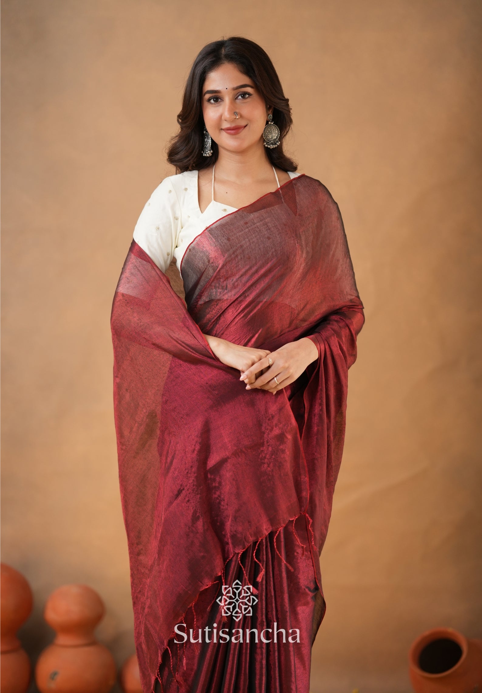 Ivory Gold Horizon – Flowing with Regal Charm