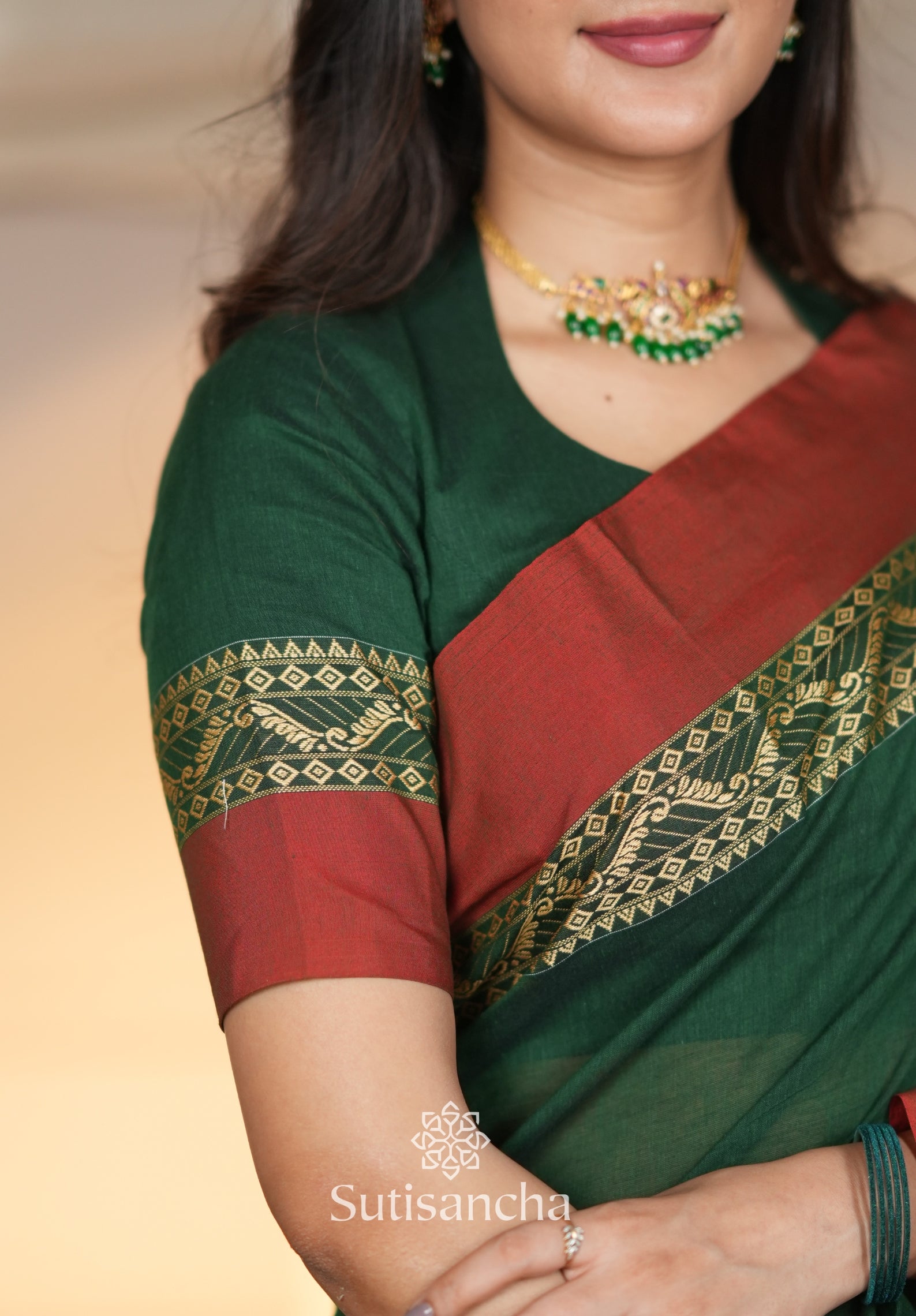 The Weaver's Touch: Pure Bengal Cotton Saree with Timeless Appeal