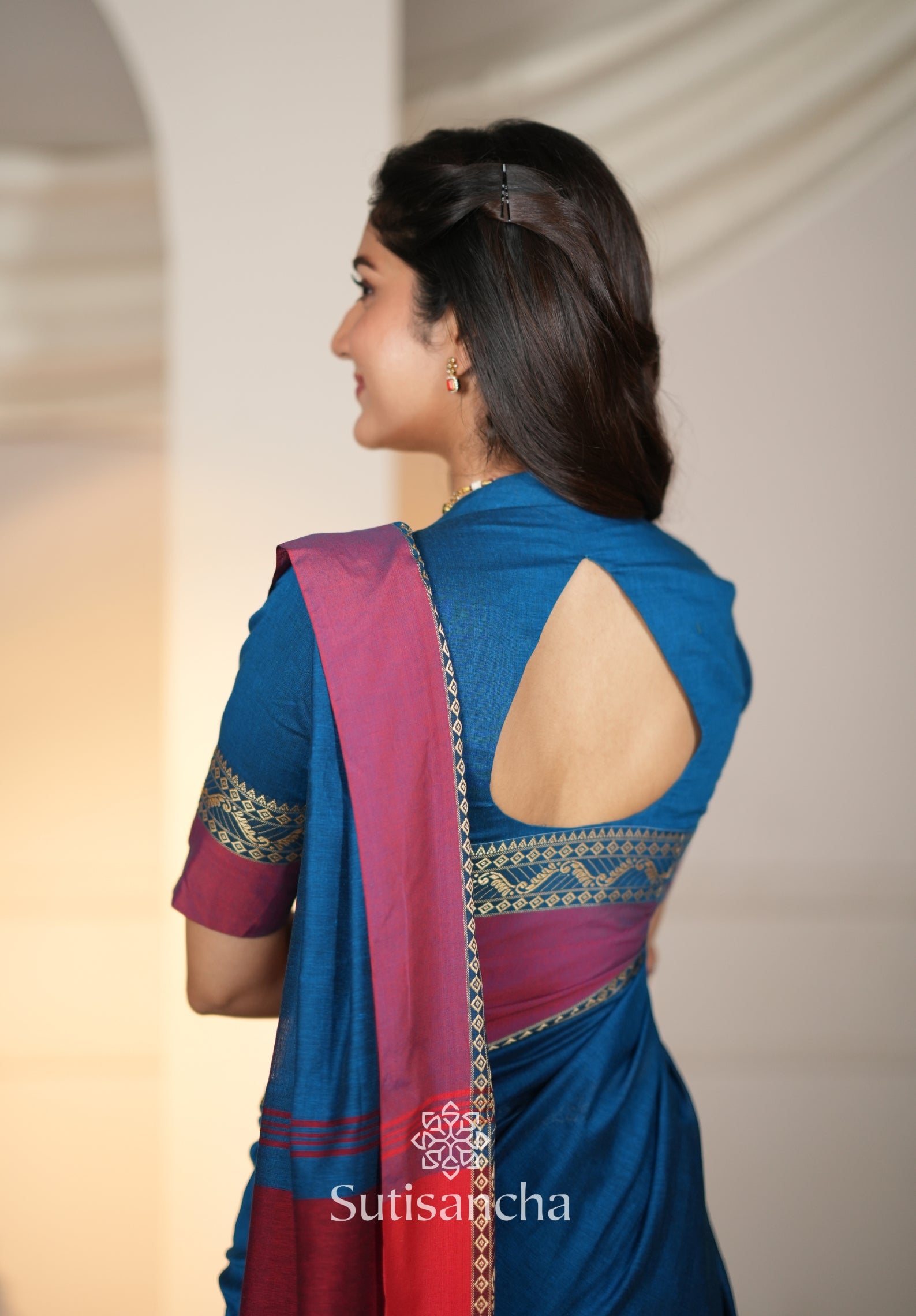 The Weaver's Touch: Pure Bengal Cotton Saree with Timeless Appeal