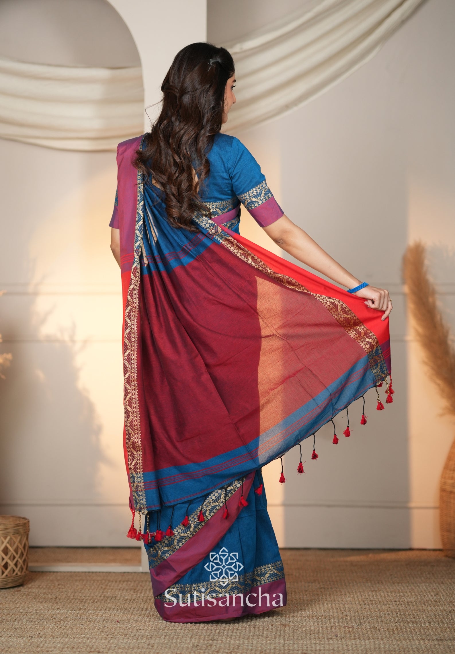 The Weaver's Touch: Pure Bengal Cotton Saree with Timeless Appeal
