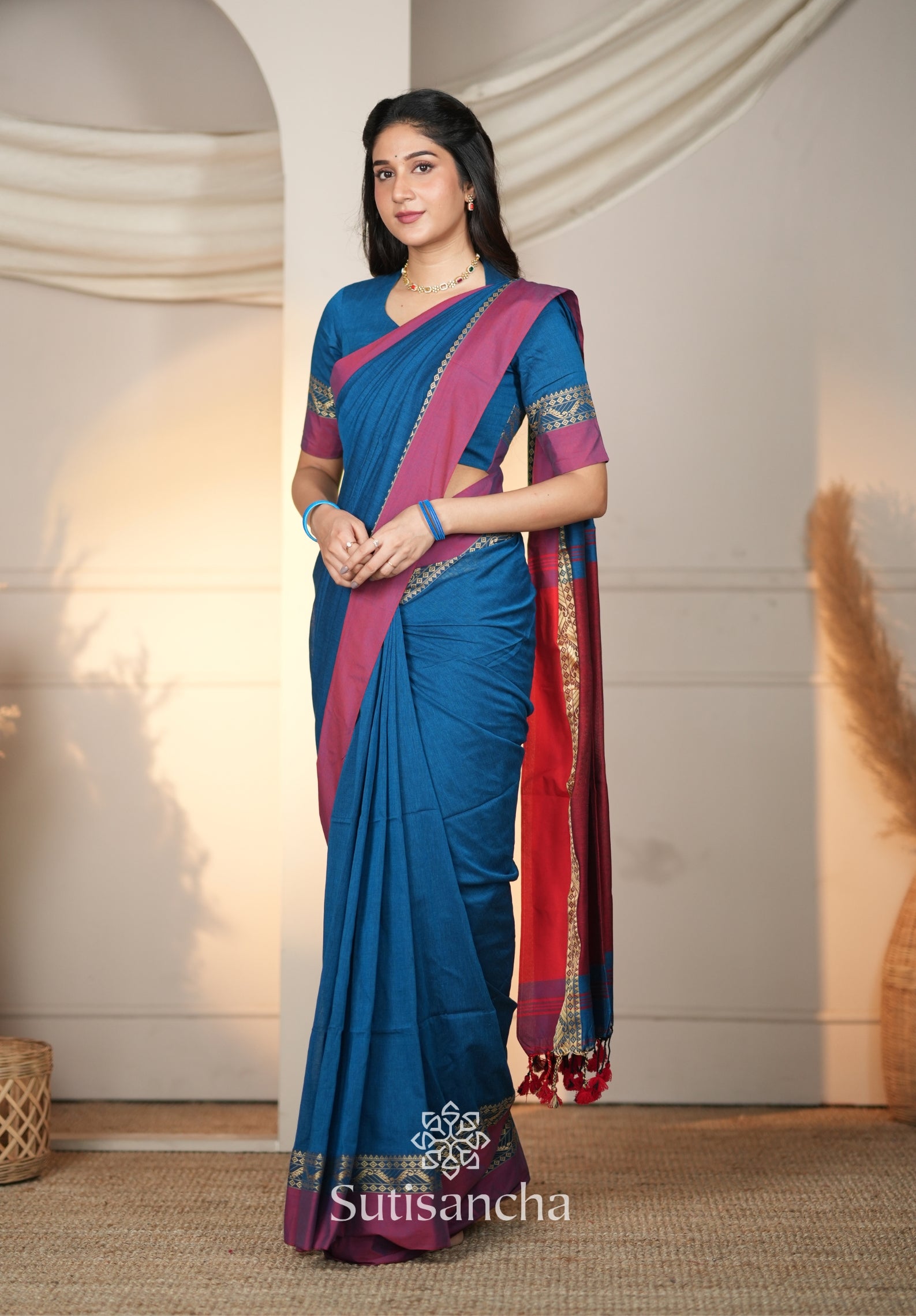 The Weaver's Touch: Pure Bengal Cotton Saree with Timeless Appeal