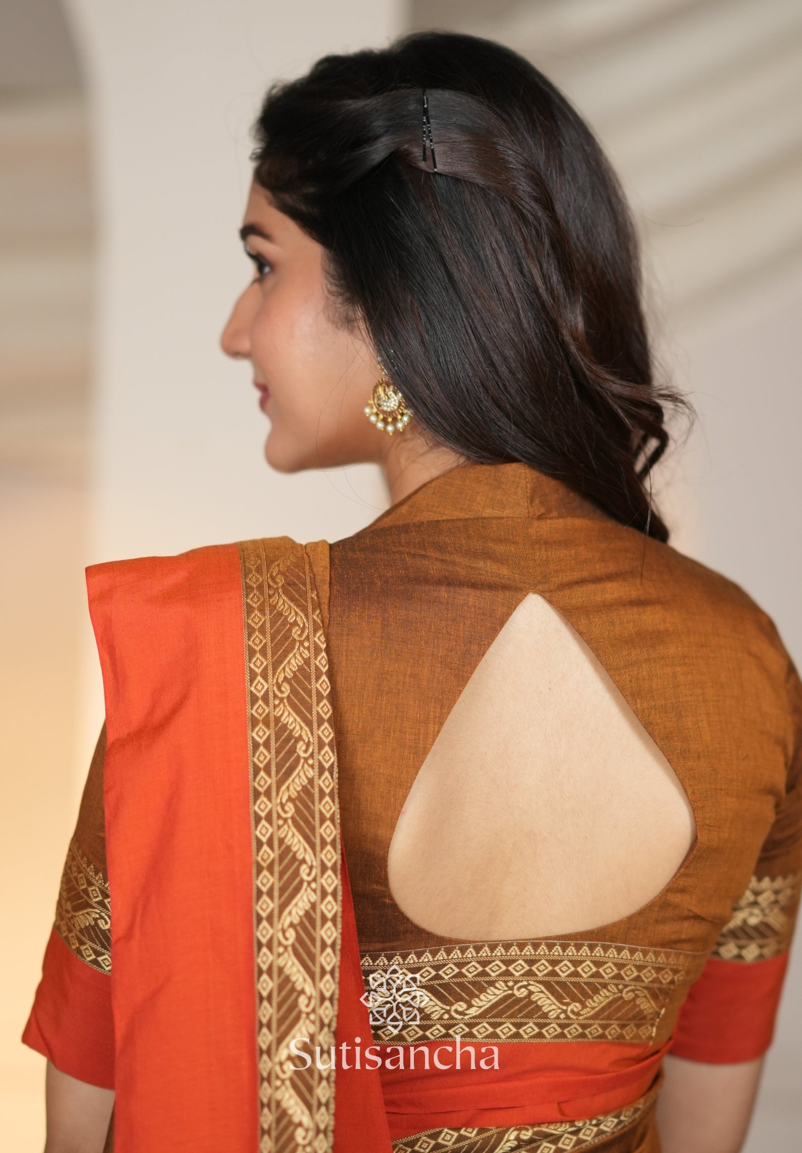 The Weaver's Touch: Pure Bengal Cotton Saree with Timeless Appeal