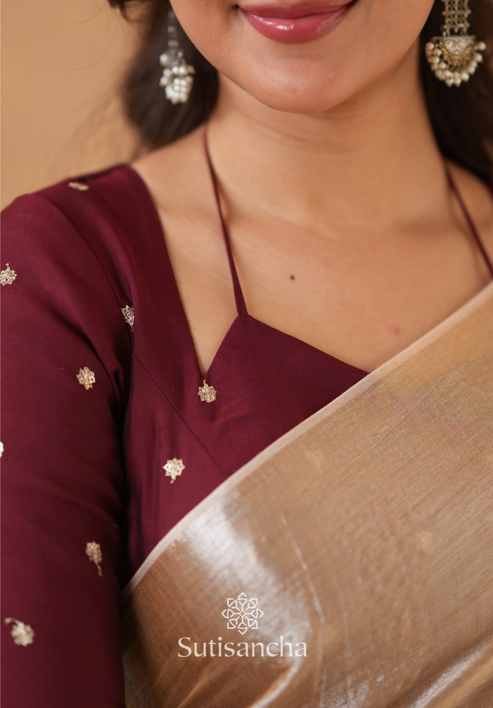 Ivory Gold Horizon – Flowing with Regal Charm