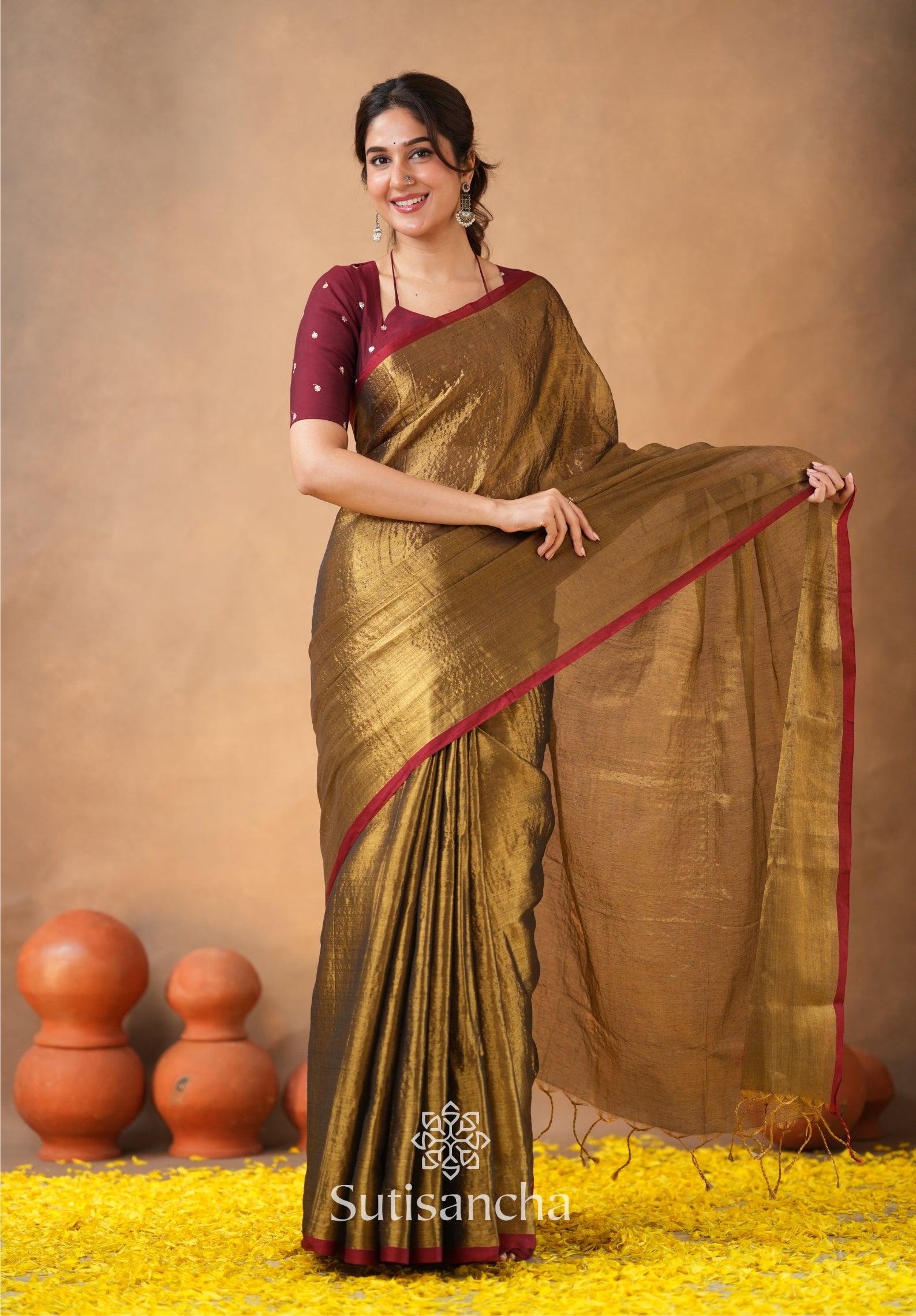 Ivory Gold Horizon – Flowing with Regal Charm