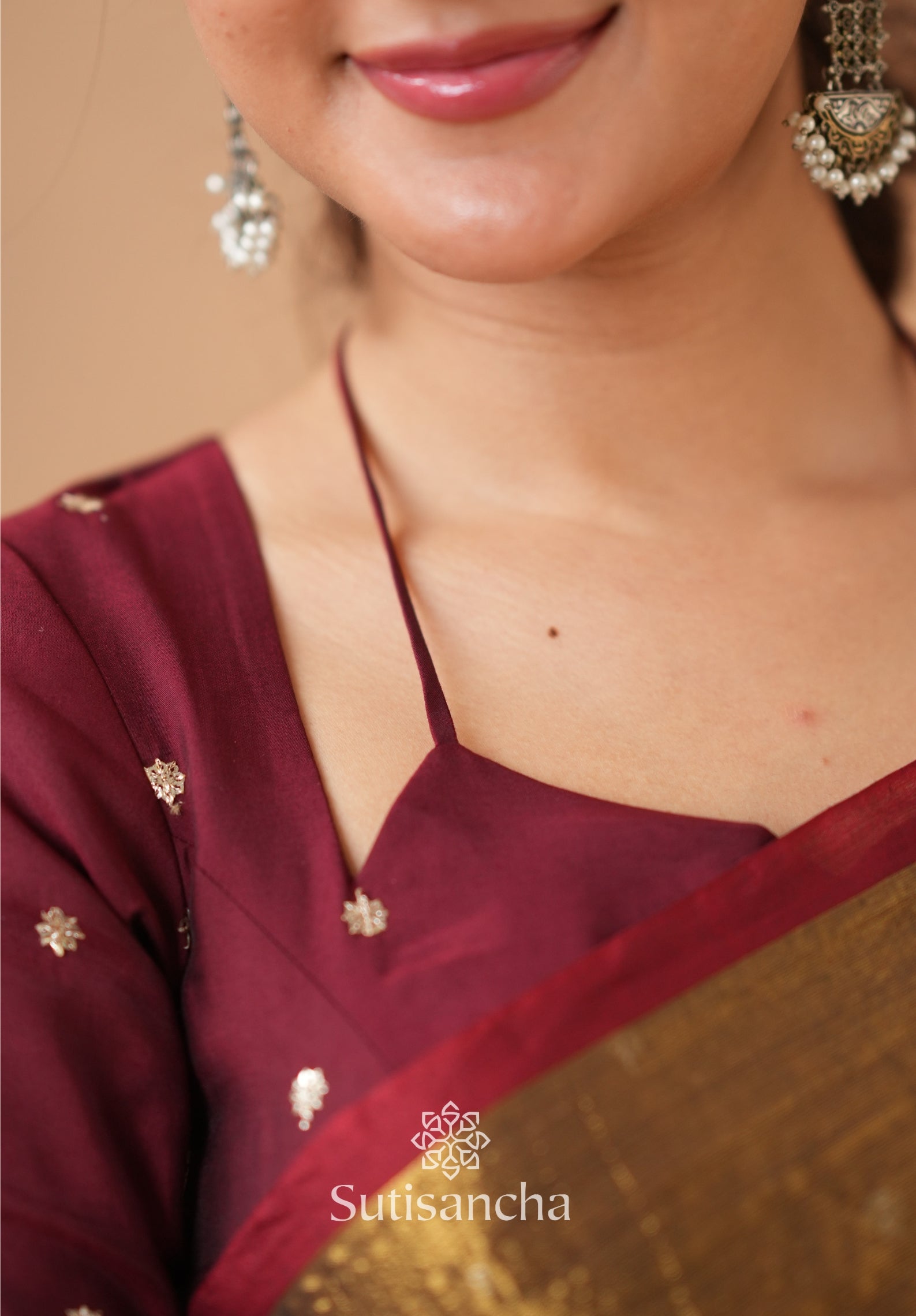 Ivory Gold Horizon – Flowing with Regal Charm