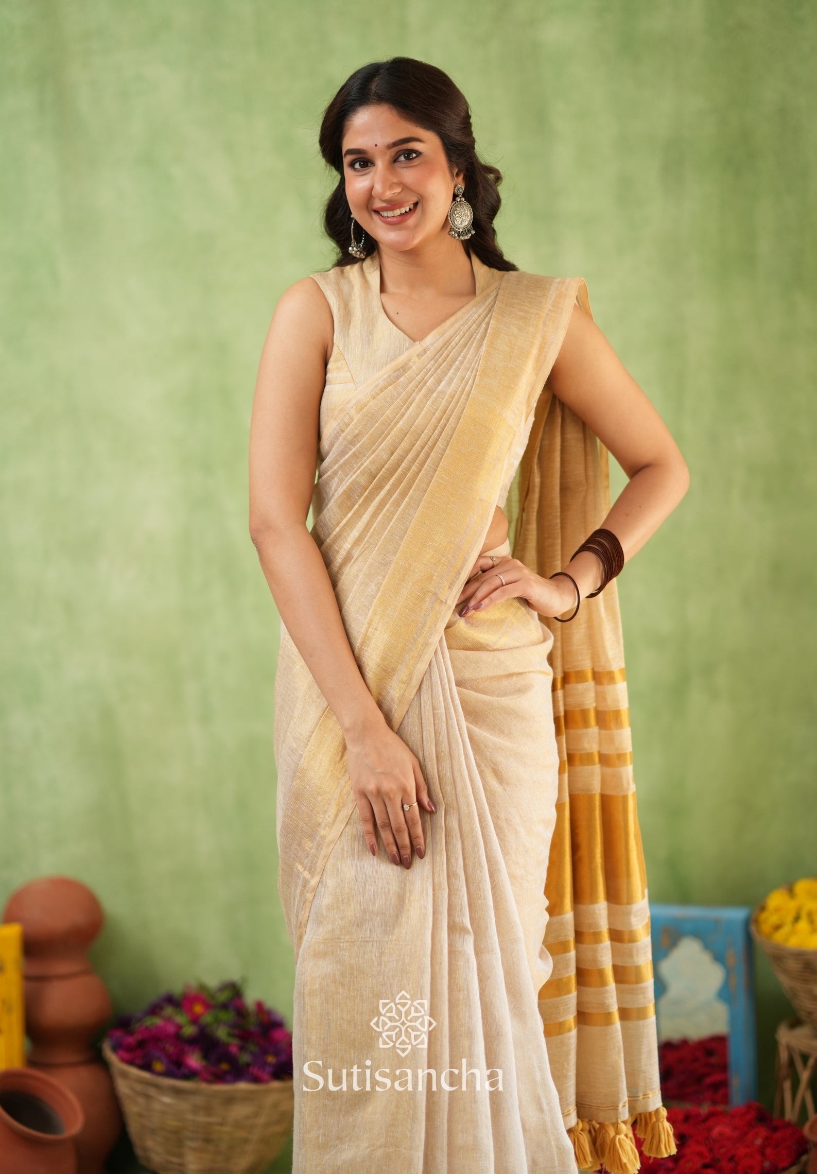 Opulent Golden Border Saree with Tassel Detailing – Cotton Linen Weave