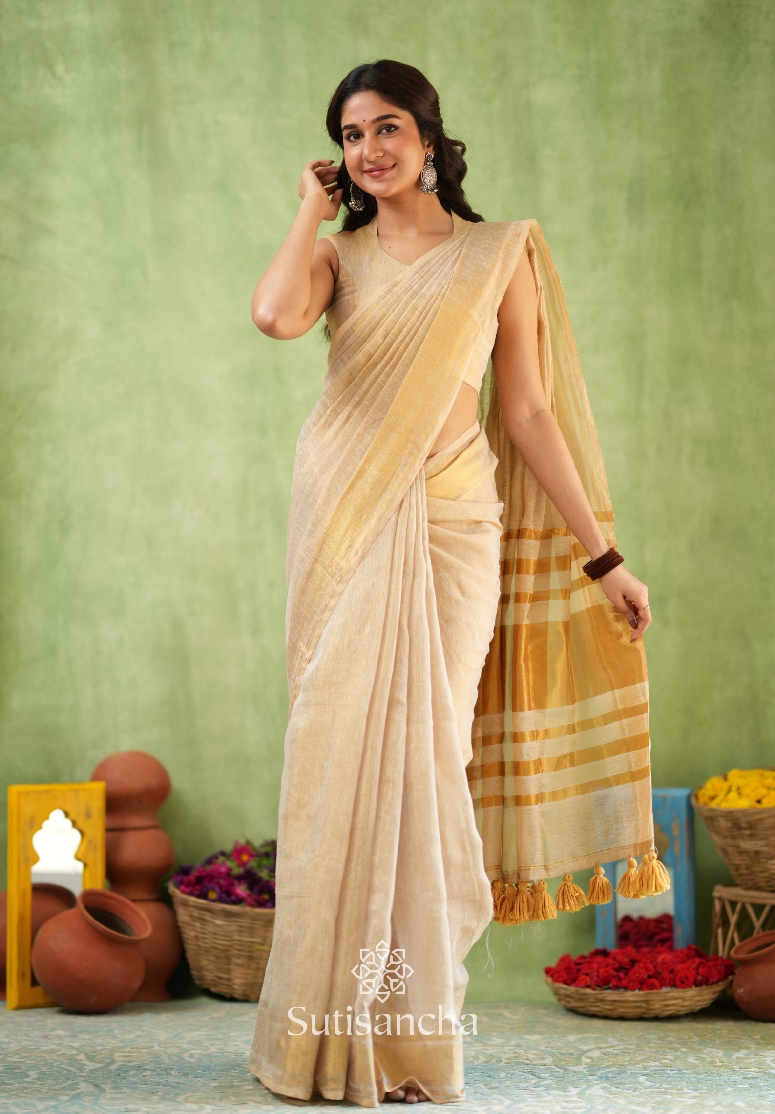 Opulent Golden Border Saree with Tassel Detailing – Cotton Linen Weave
