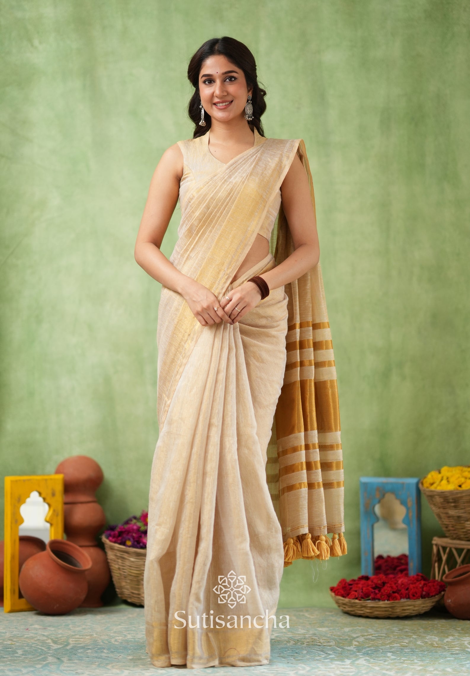 Opulent Golden Border Saree with Tassel Detailing – Cotton Linen Weave