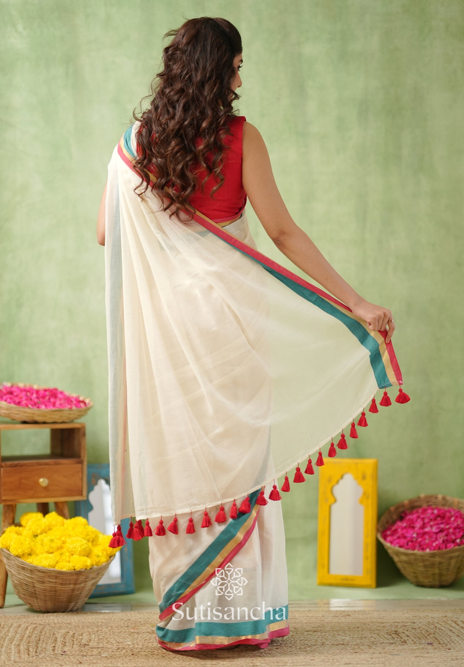 Golden Edge Classic Mul Saree
