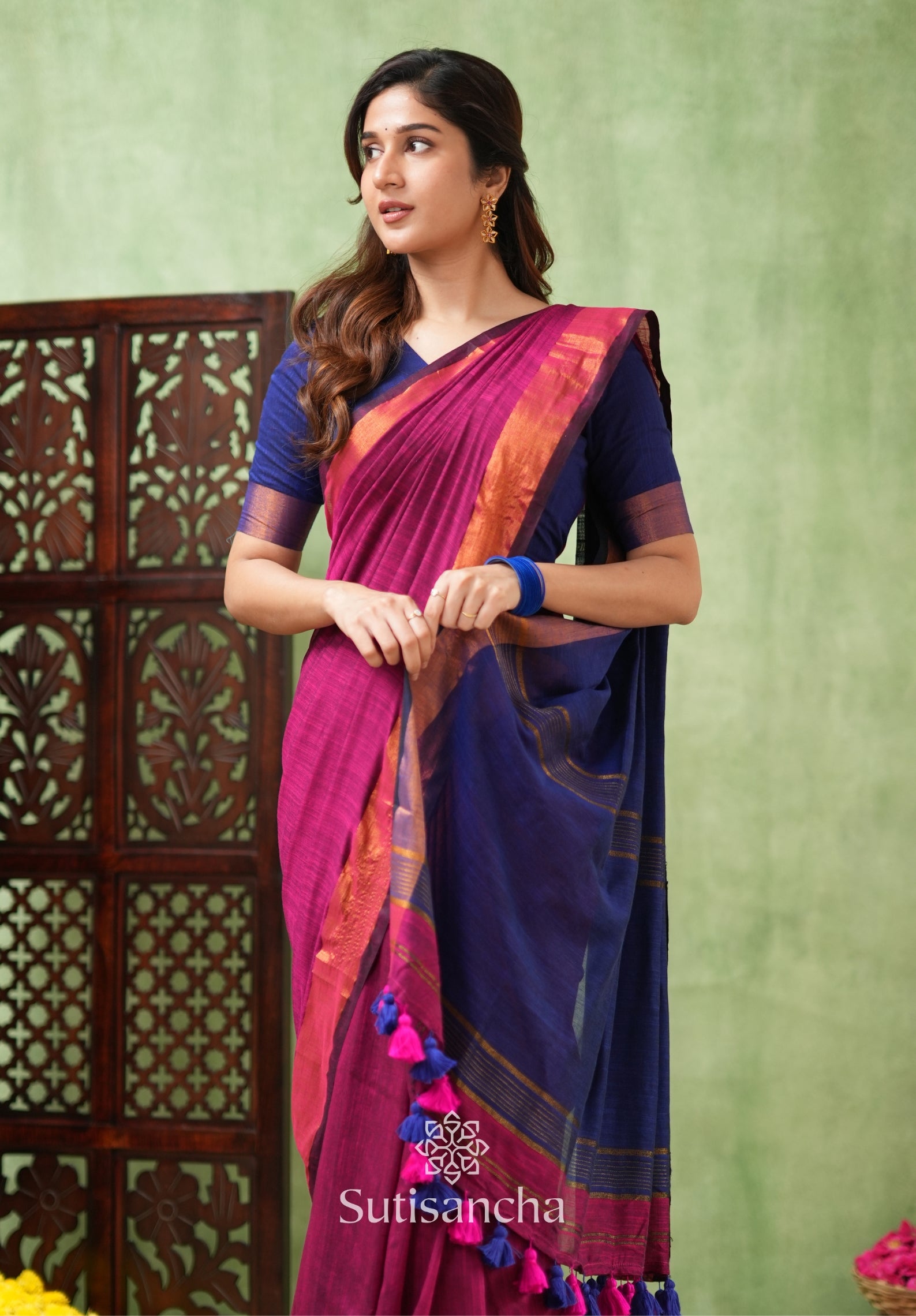 Royal Roots Revived Golden Border Cotton Saree