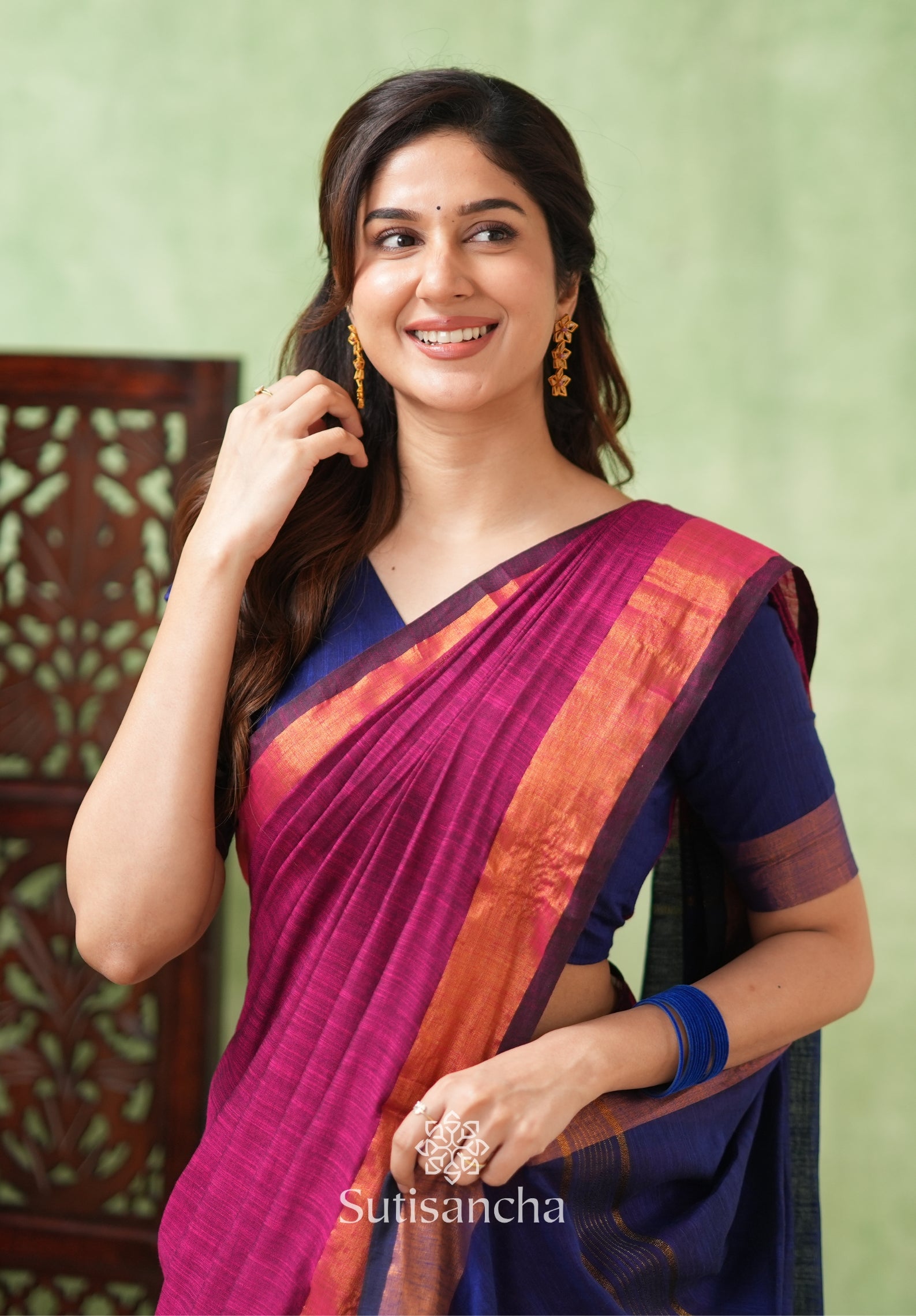 Royal Roots Revived Golden Border Cotton Saree