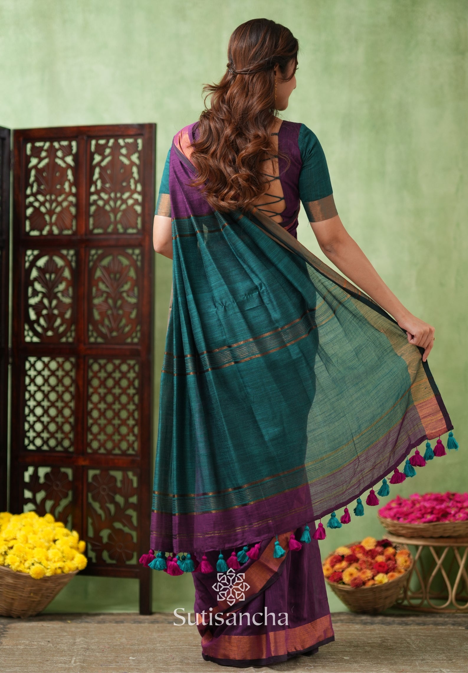 Royal Roots Revived Golden Border Cotton Saree