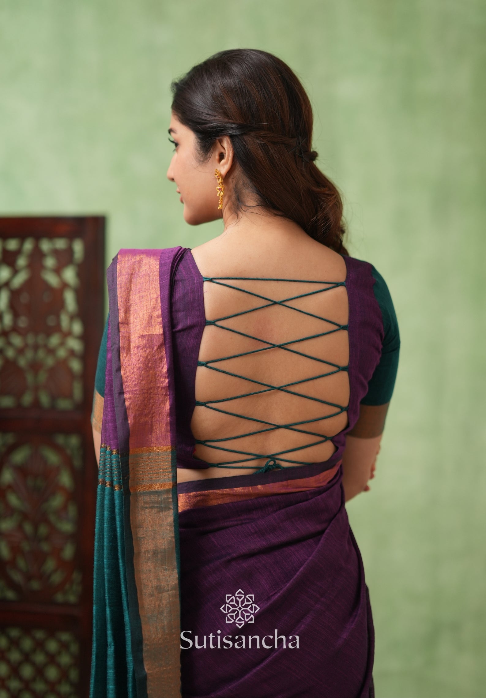 Royal Roots Revived Golden Border Cotton Saree