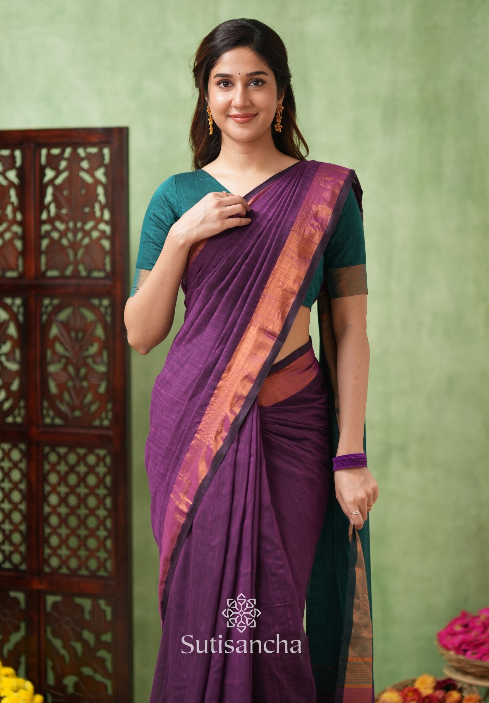 Royal Roots Revived Golden Border Cotton Saree