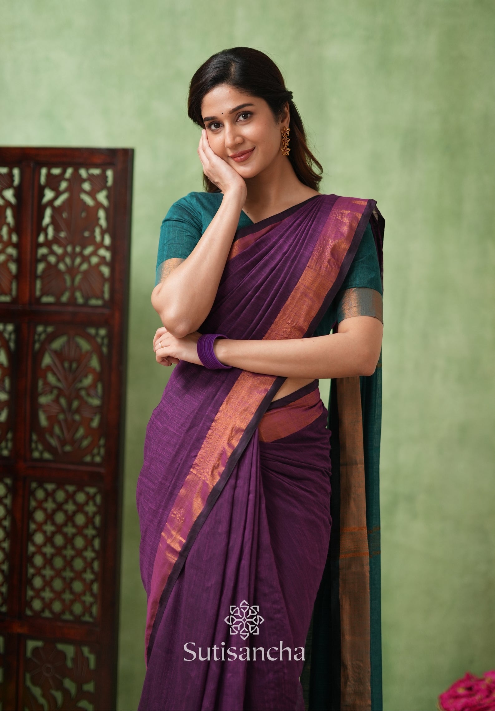 Royal Roots Revived Golden Border Cotton Saree