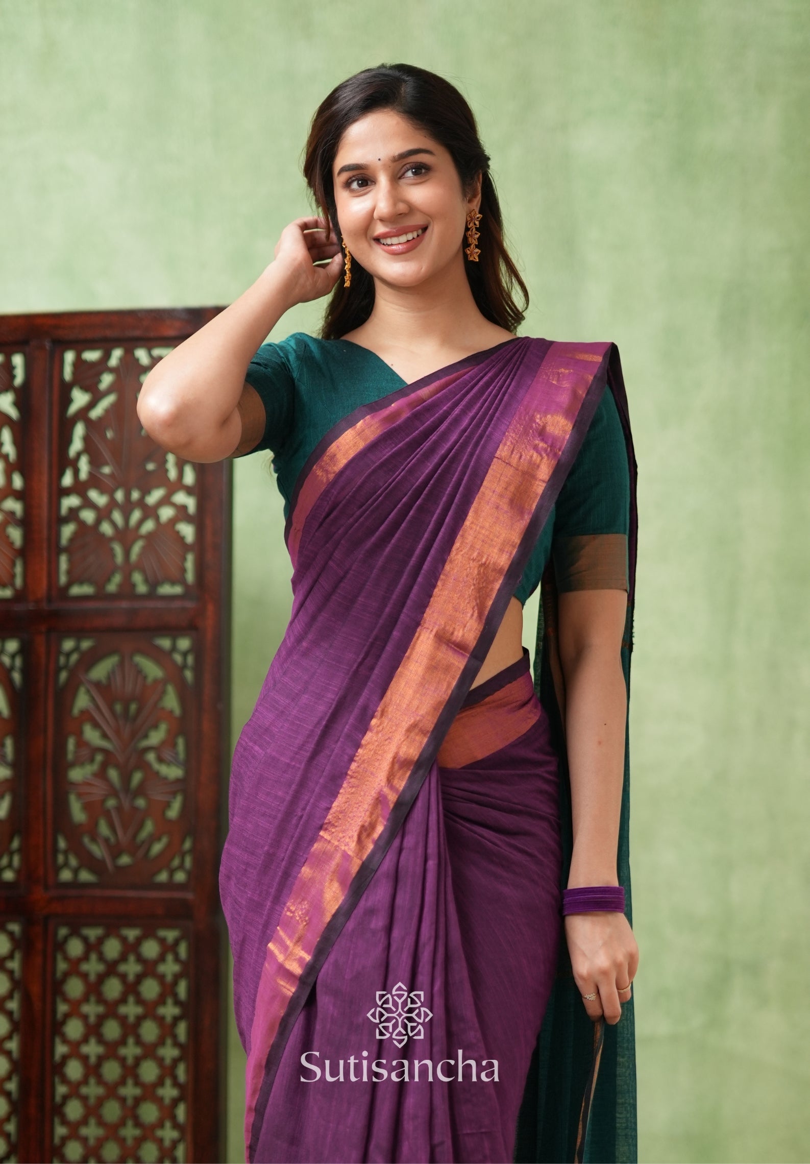 Royal Roots Revived Golden Border Cotton Saree