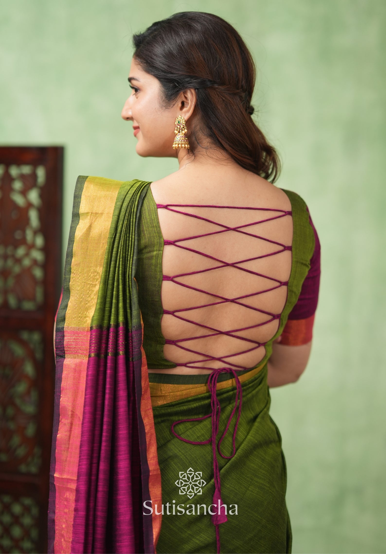 Royal Roots Revived Golden Border Cotton Saree