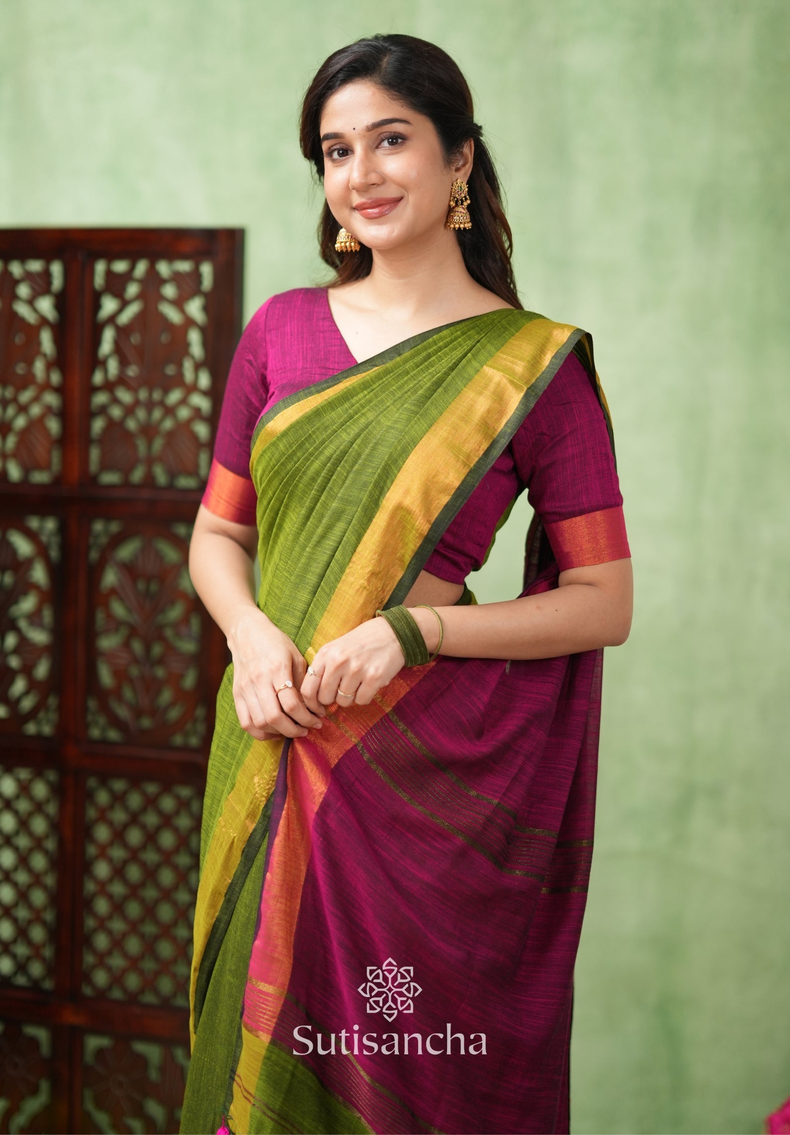 Royal Roots Revived Golden Border Cotton Saree