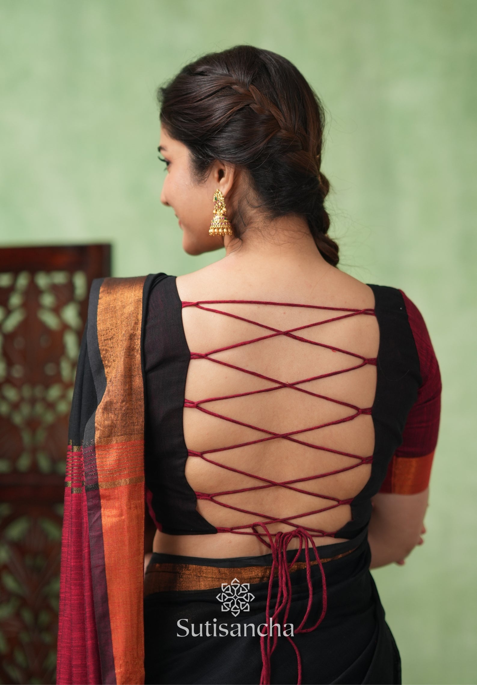 Royal Roots Revived Golden Border Cotton Saree