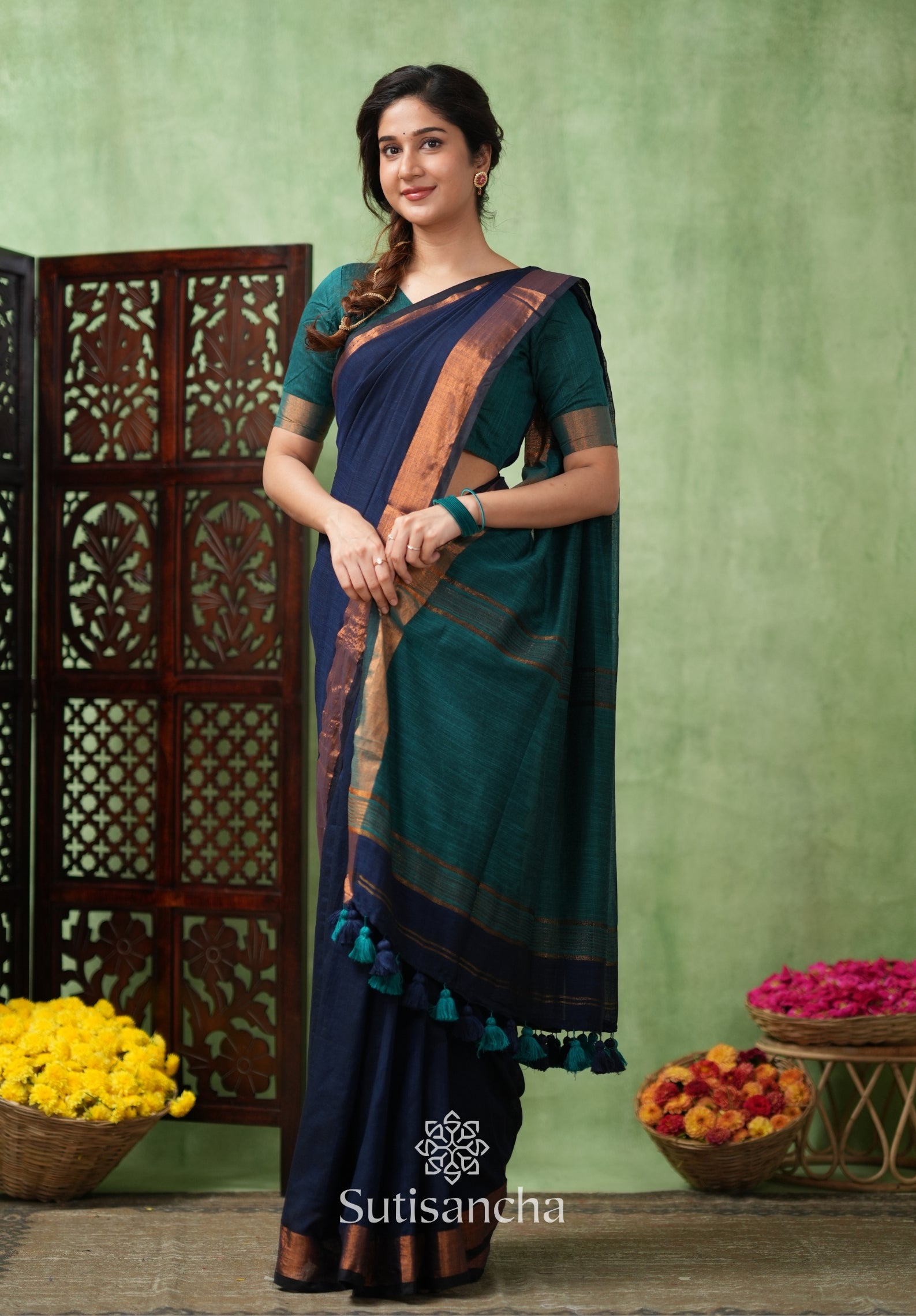 Royal Roots Revived Golden Border Cotton Saree