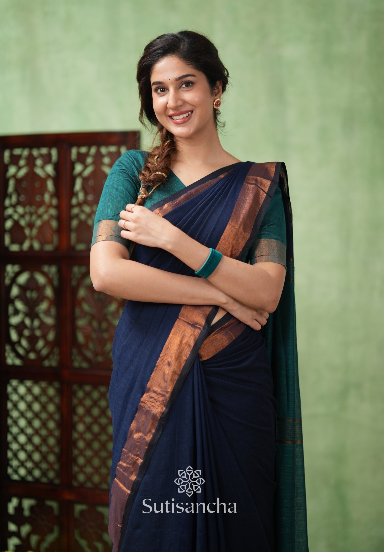 Royal Roots Revived Golden Border Cotton Saree