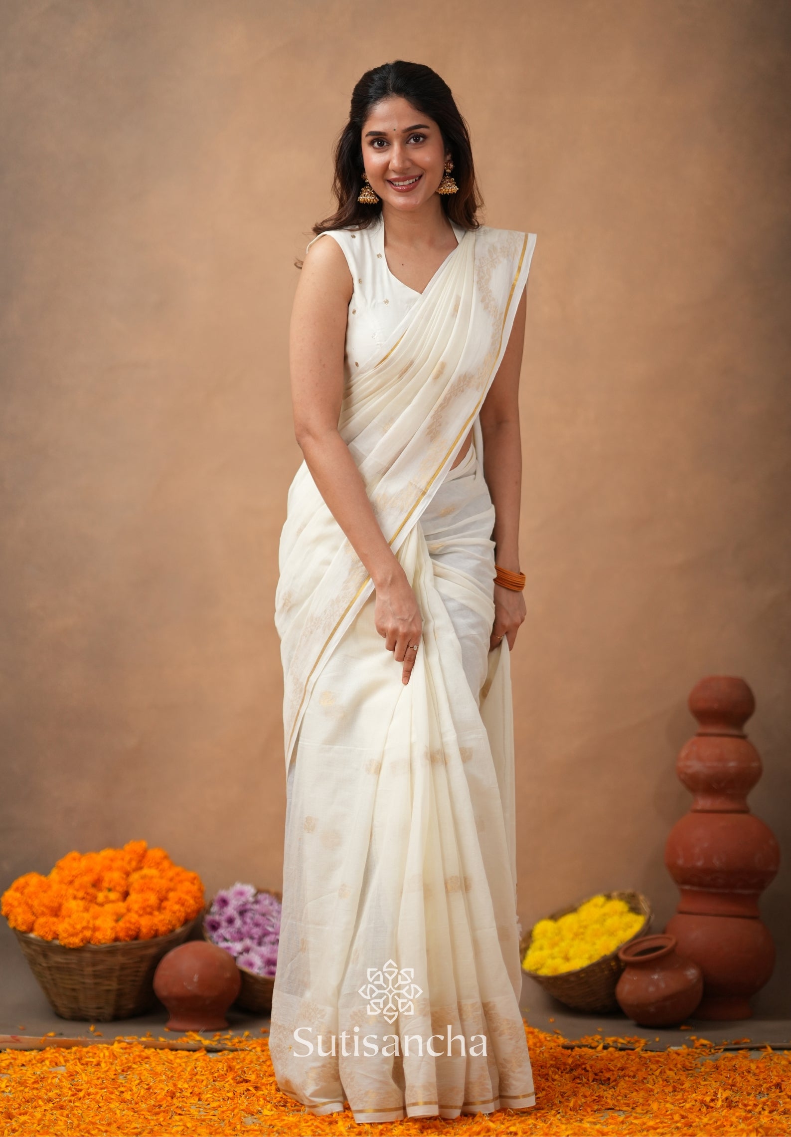 Pure Mul Cotton Saree with Subtle Woven Design