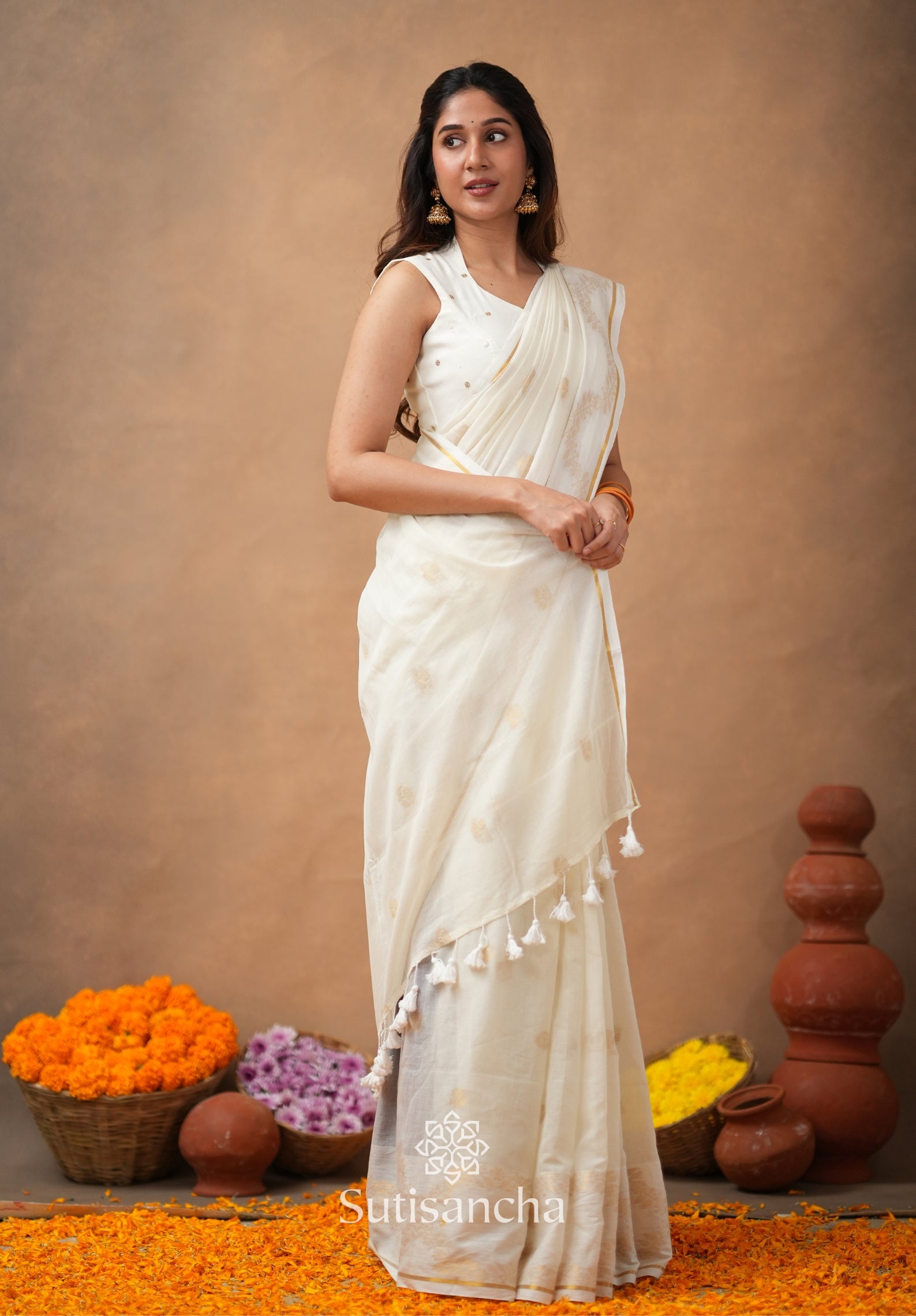 Pure Mul Cotton Saree with Subtle Woven Design