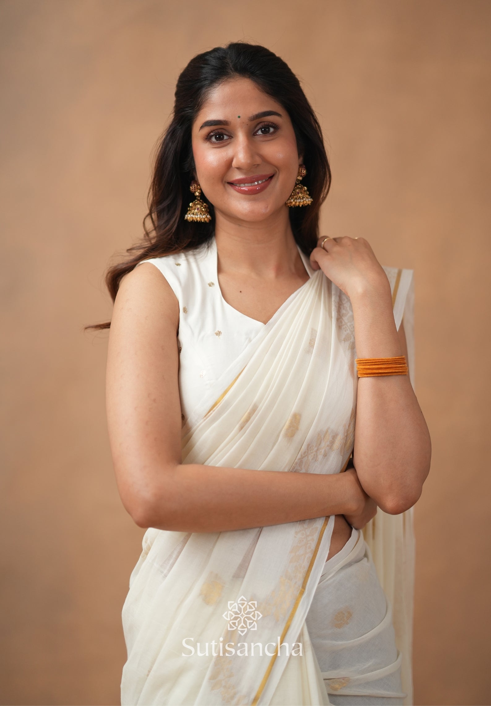 Pure Mul Cotton Saree with Subtle Woven Design