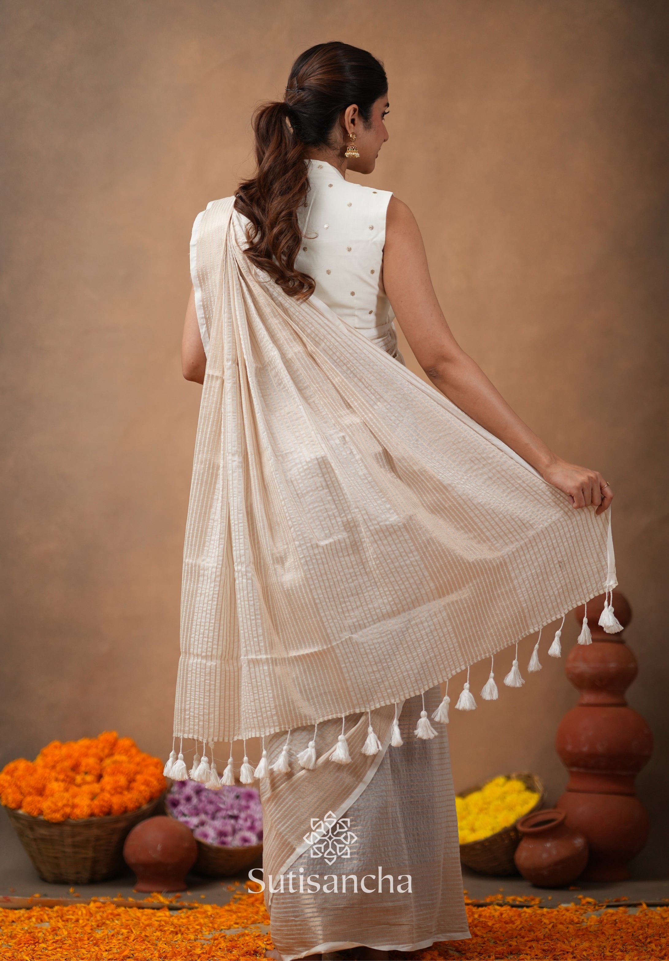 Pure Mul Cotton Saree with Subtle Woven Design