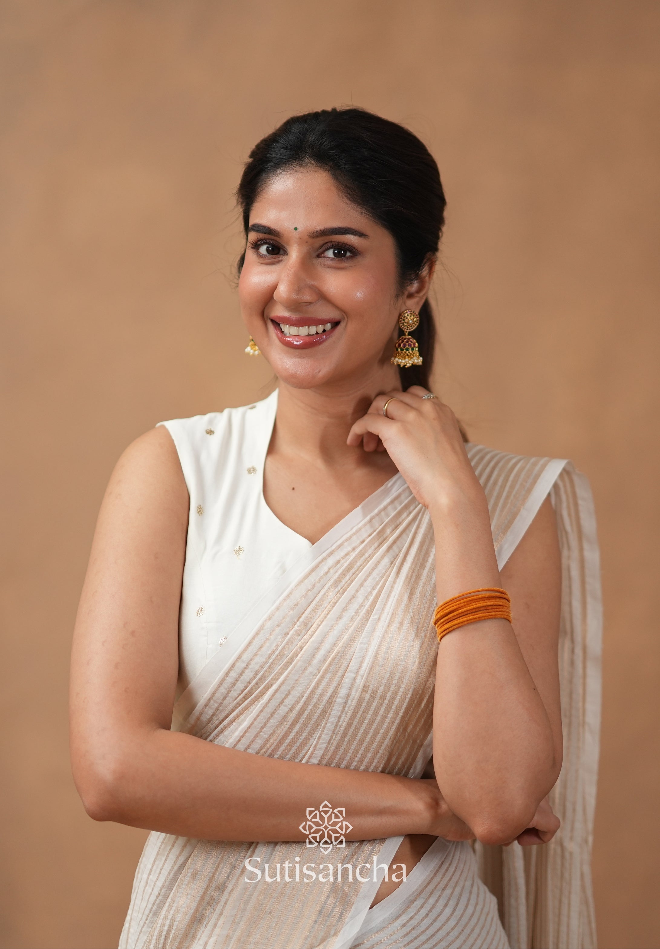 Pure Mul Cotton Saree with Subtle Woven Design