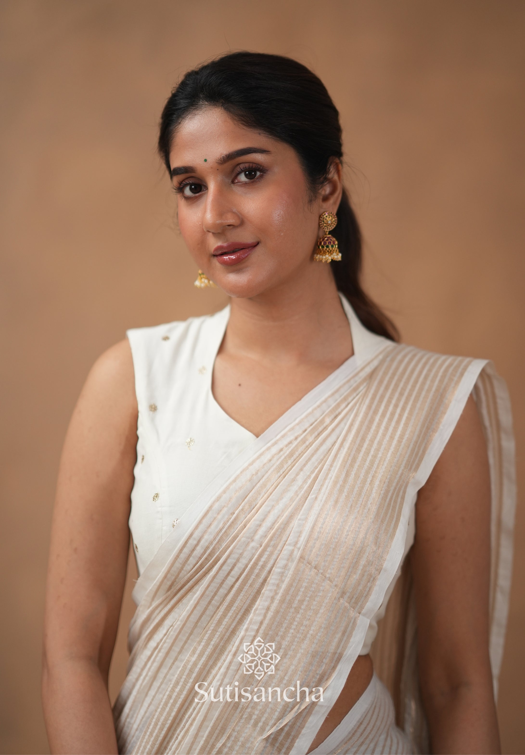 Pure Mul Cotton Saree with Subtle Woven Design