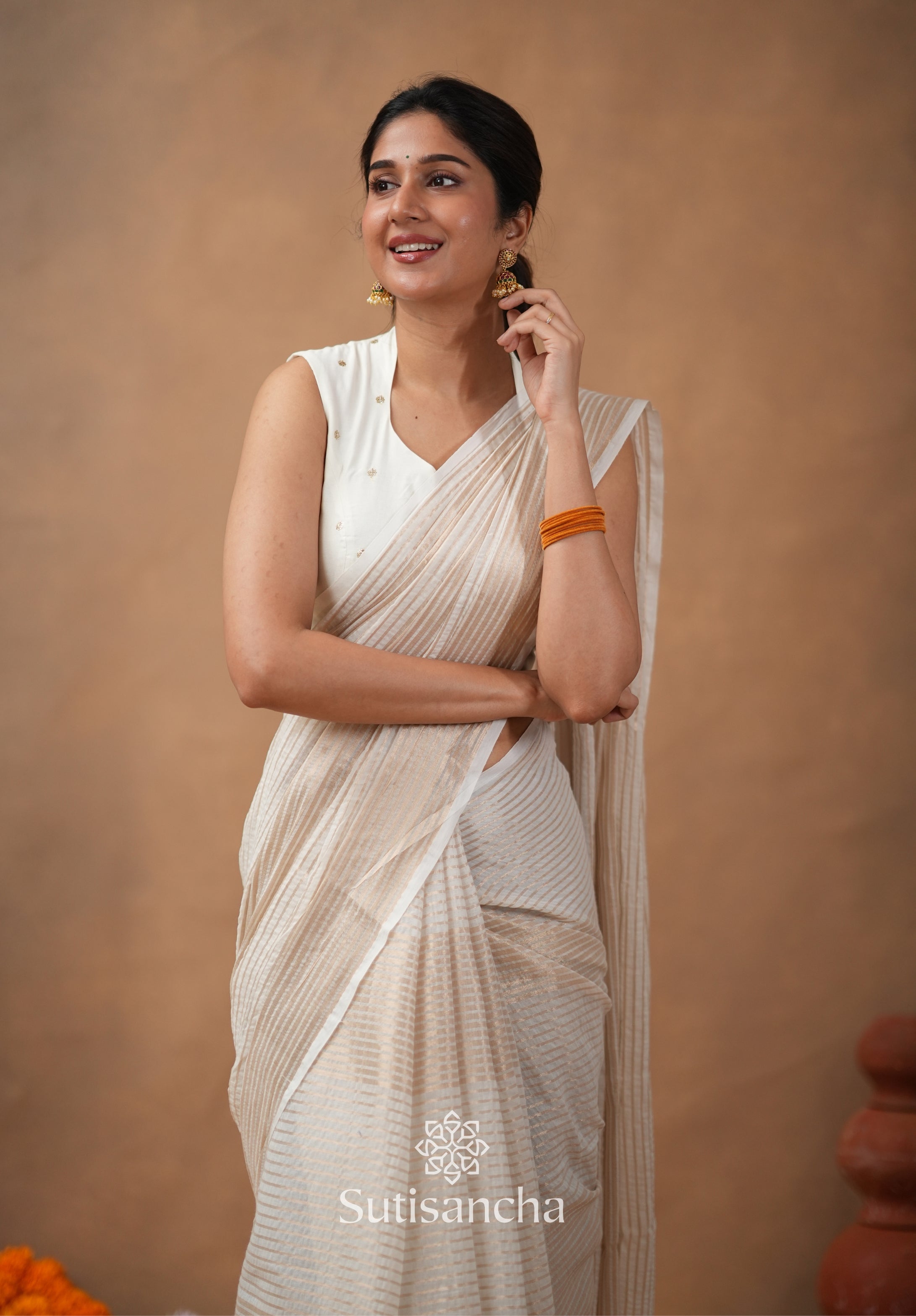 Pure Mul Cotton Saree with Subtle Woven Design