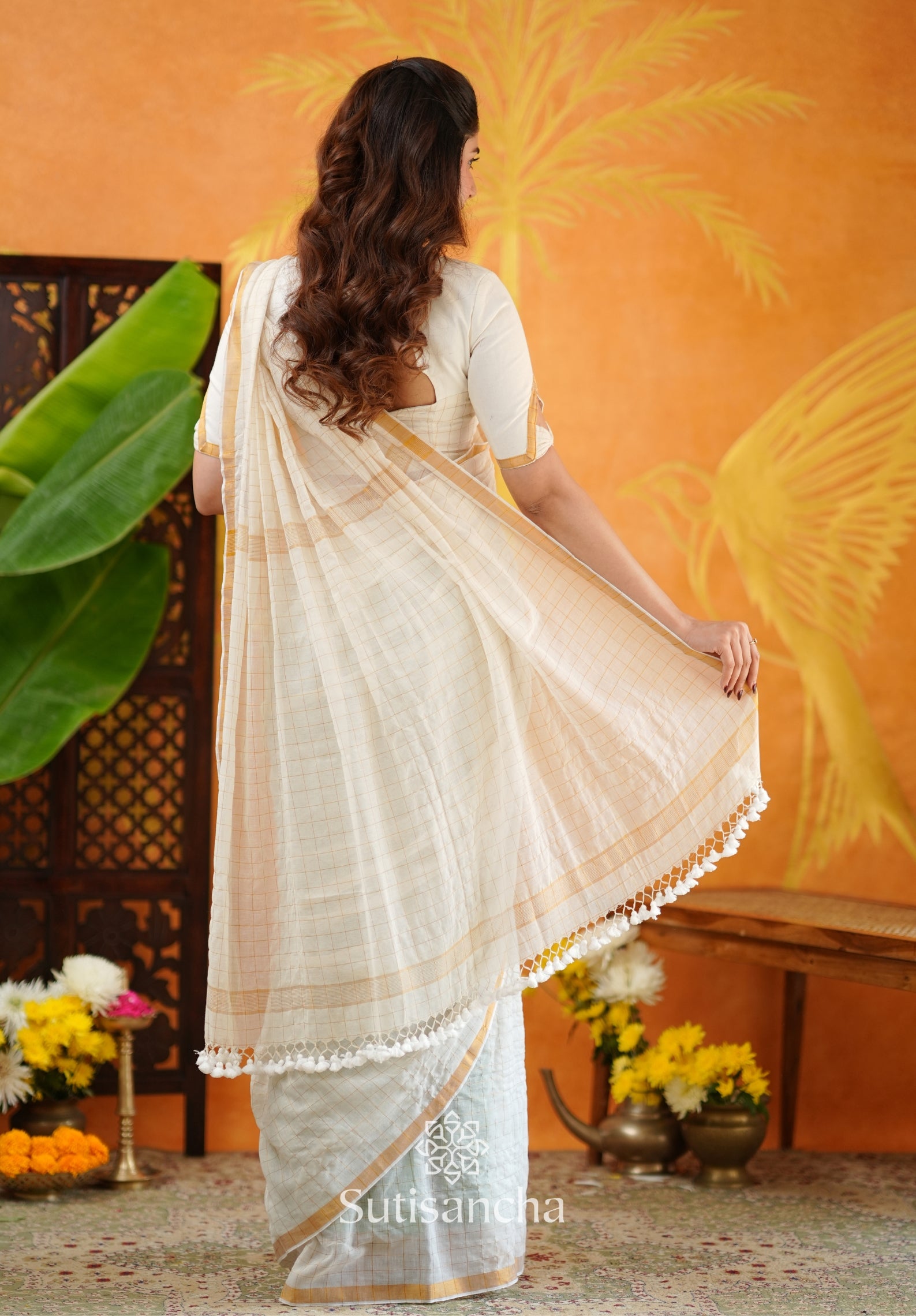 Golden Grid Classic Mul Cotton Saree