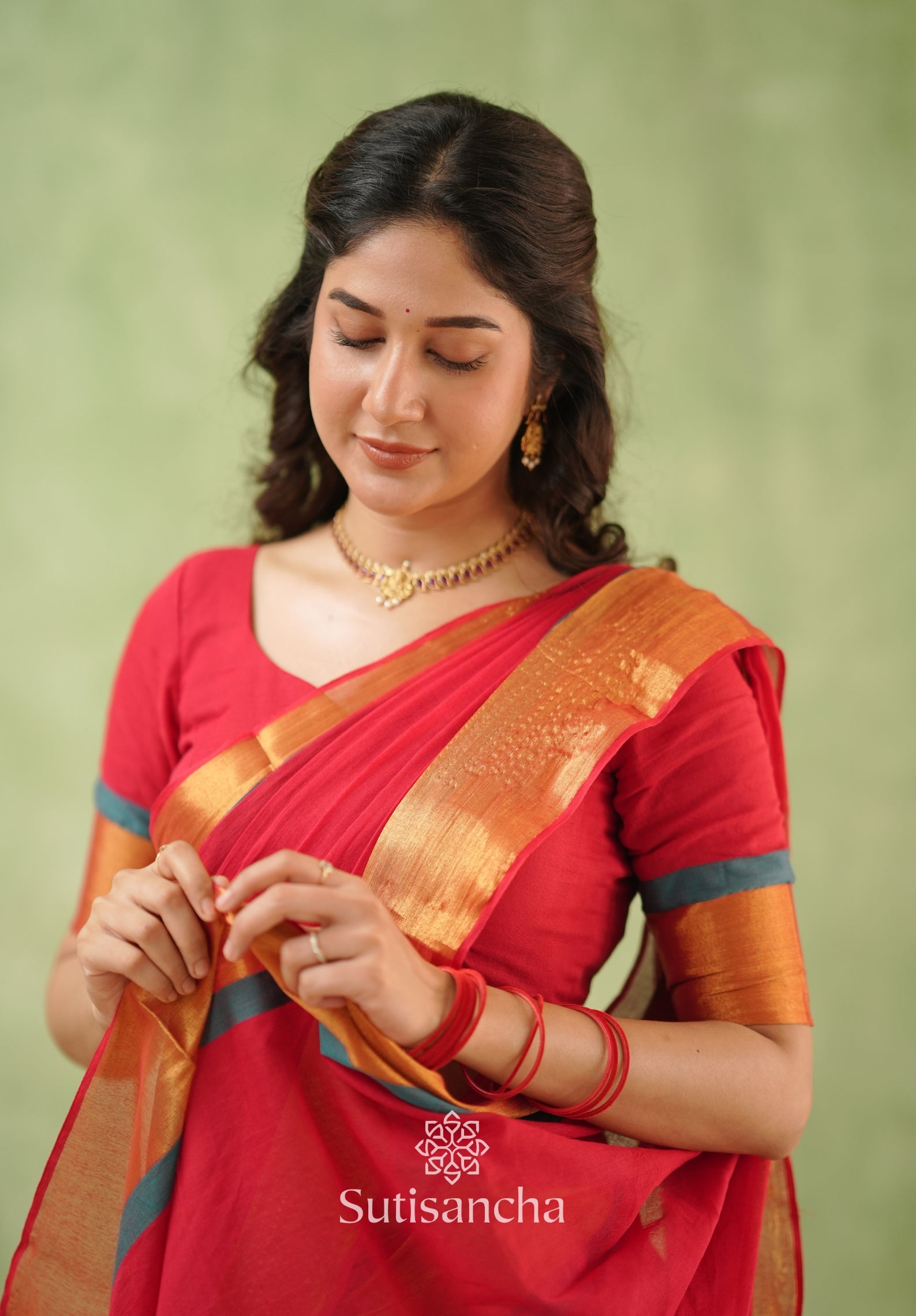 Golden Edge Classic Mul Saree