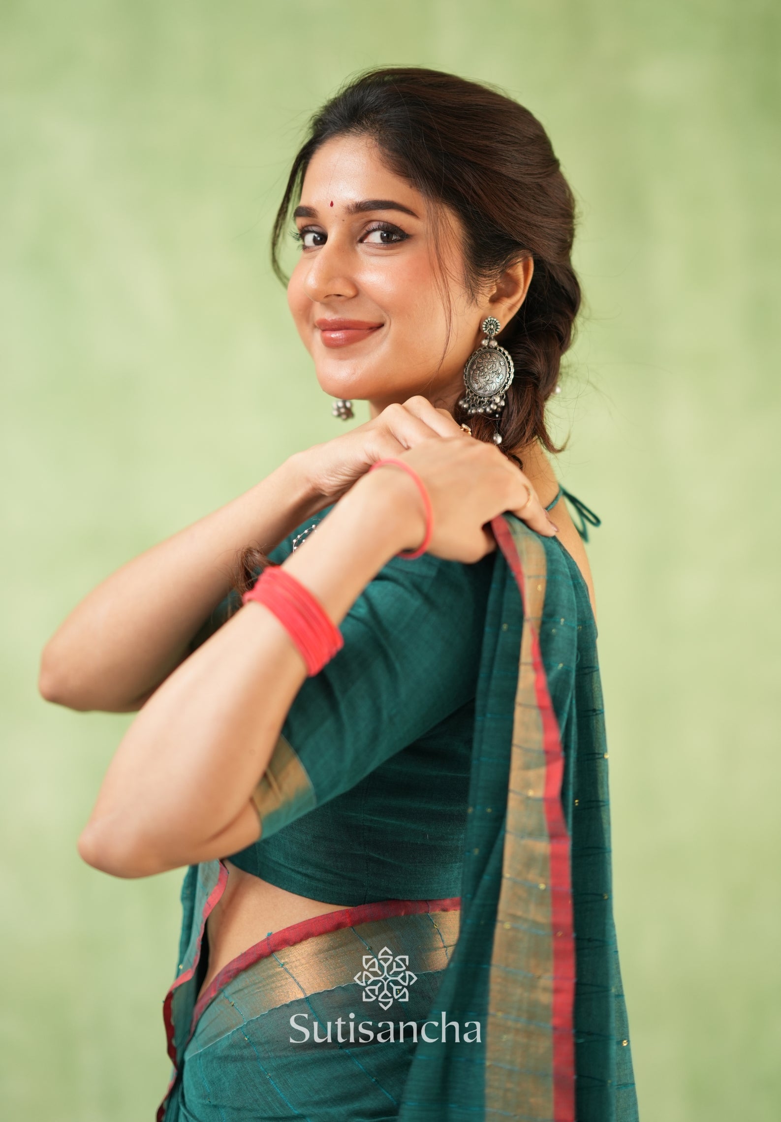 Sitaara Mul: Handwoven Sequin Elegance