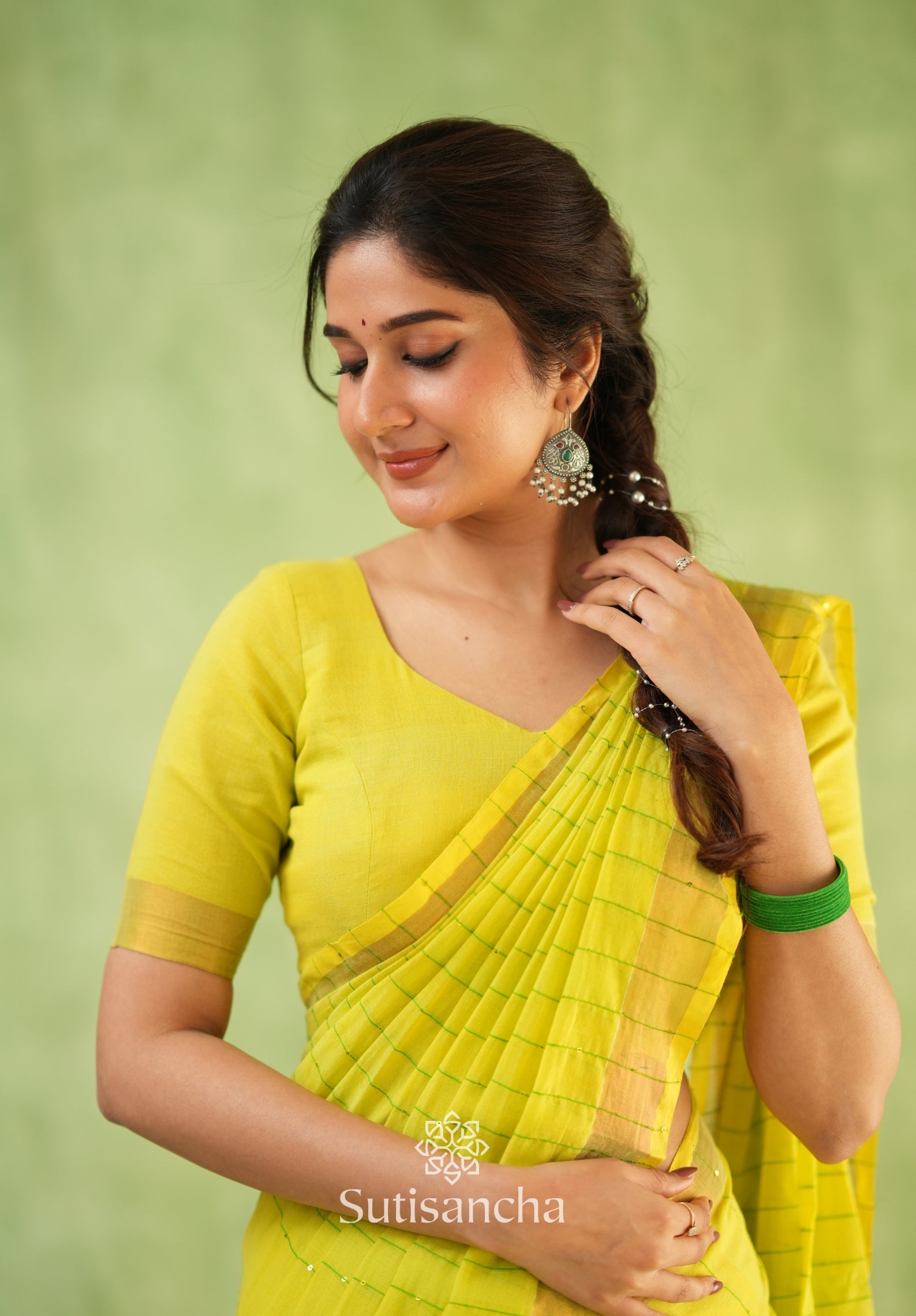 Sitaara Mul: Handwoven Sequin Elegance