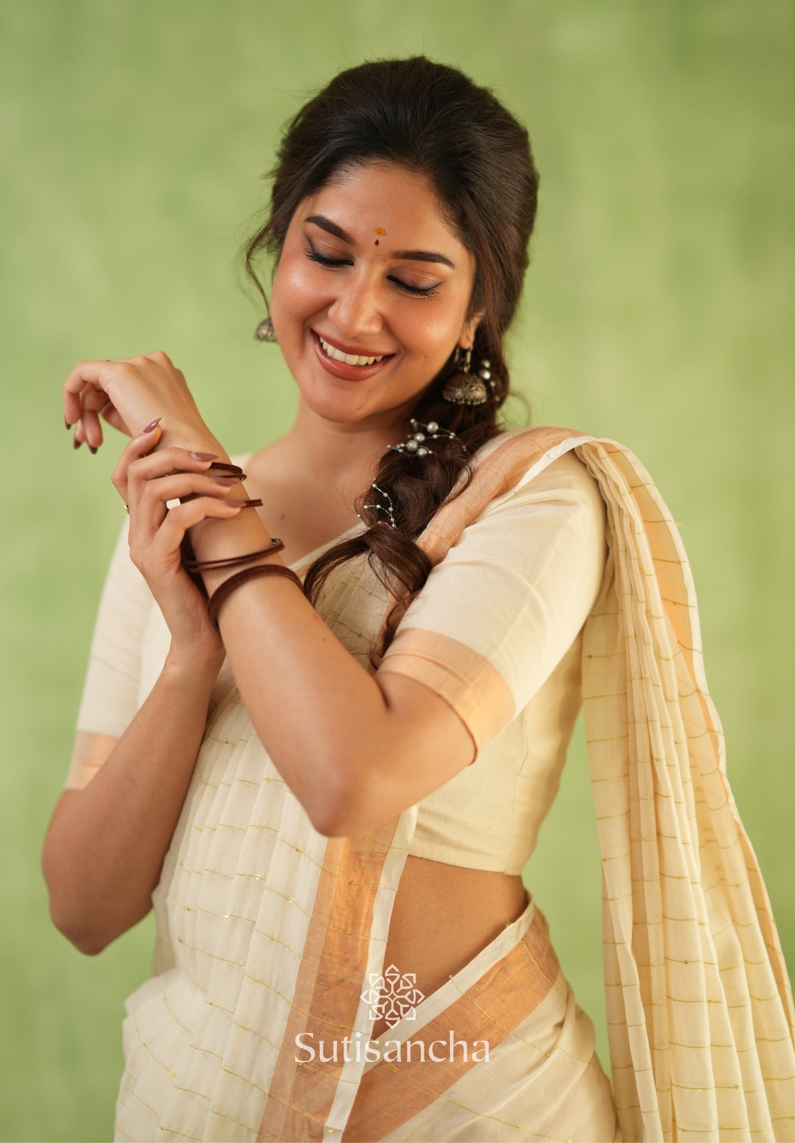 Sitaara Mul: Handwoven Sequin Elegance