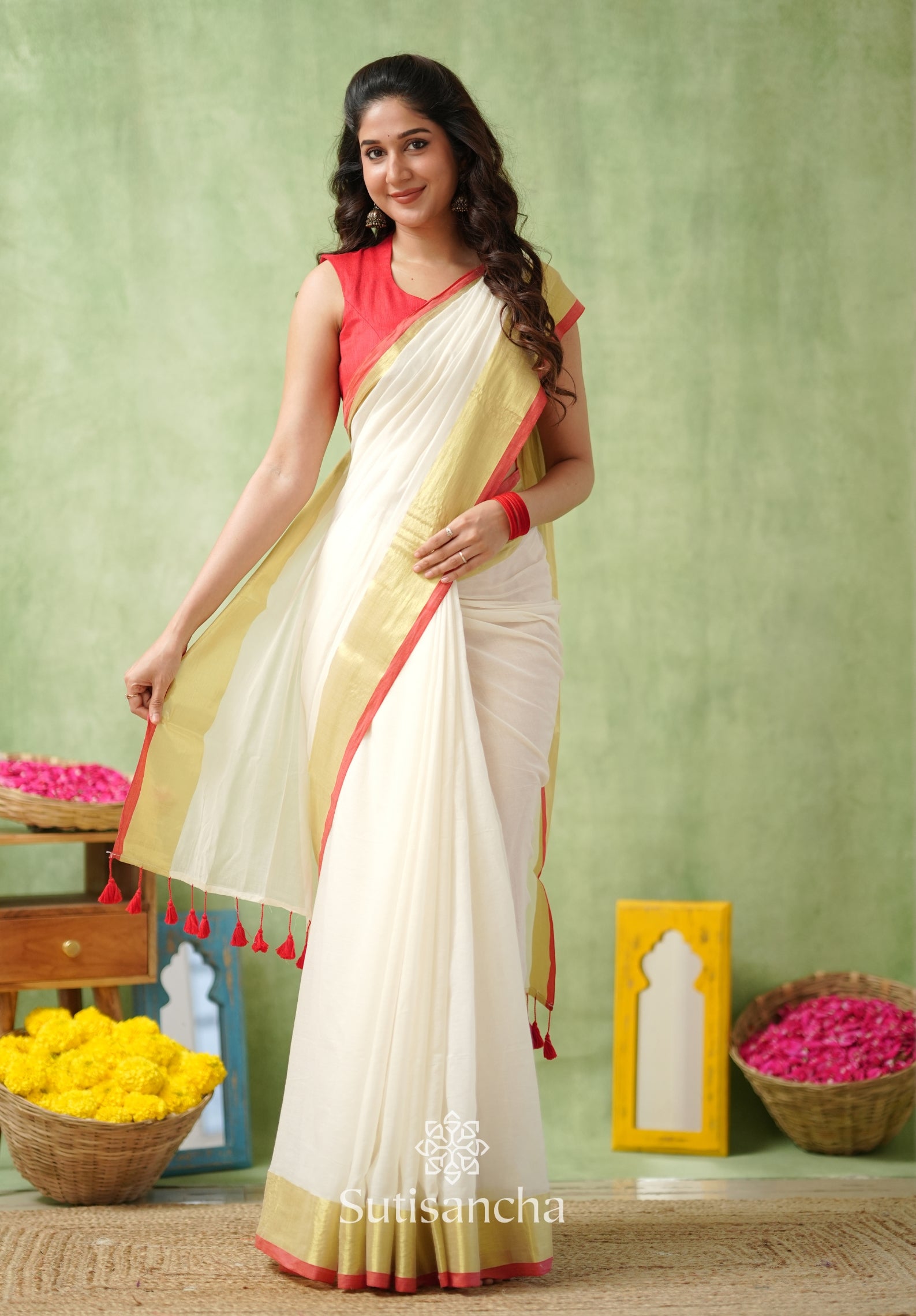 Golden Edge Classic Mul Saree