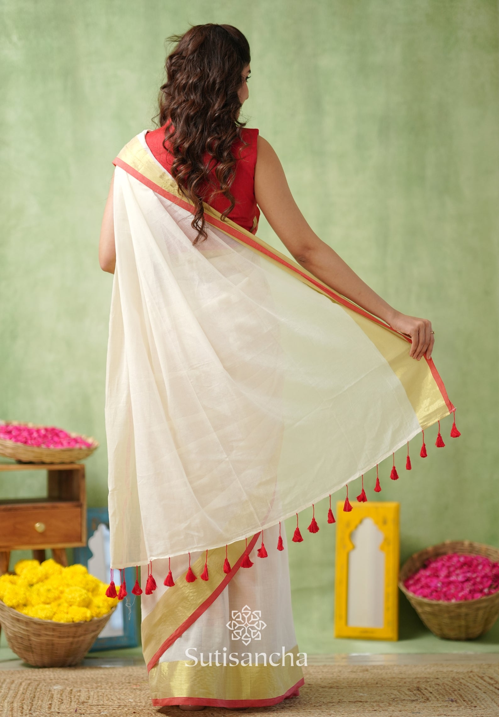 Golden Edge Classic Mul Saree