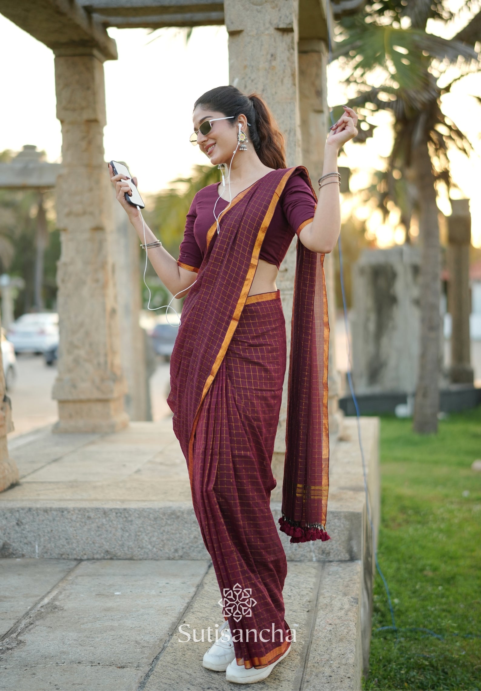 Golden Grid Classic Mul Cotton Saree