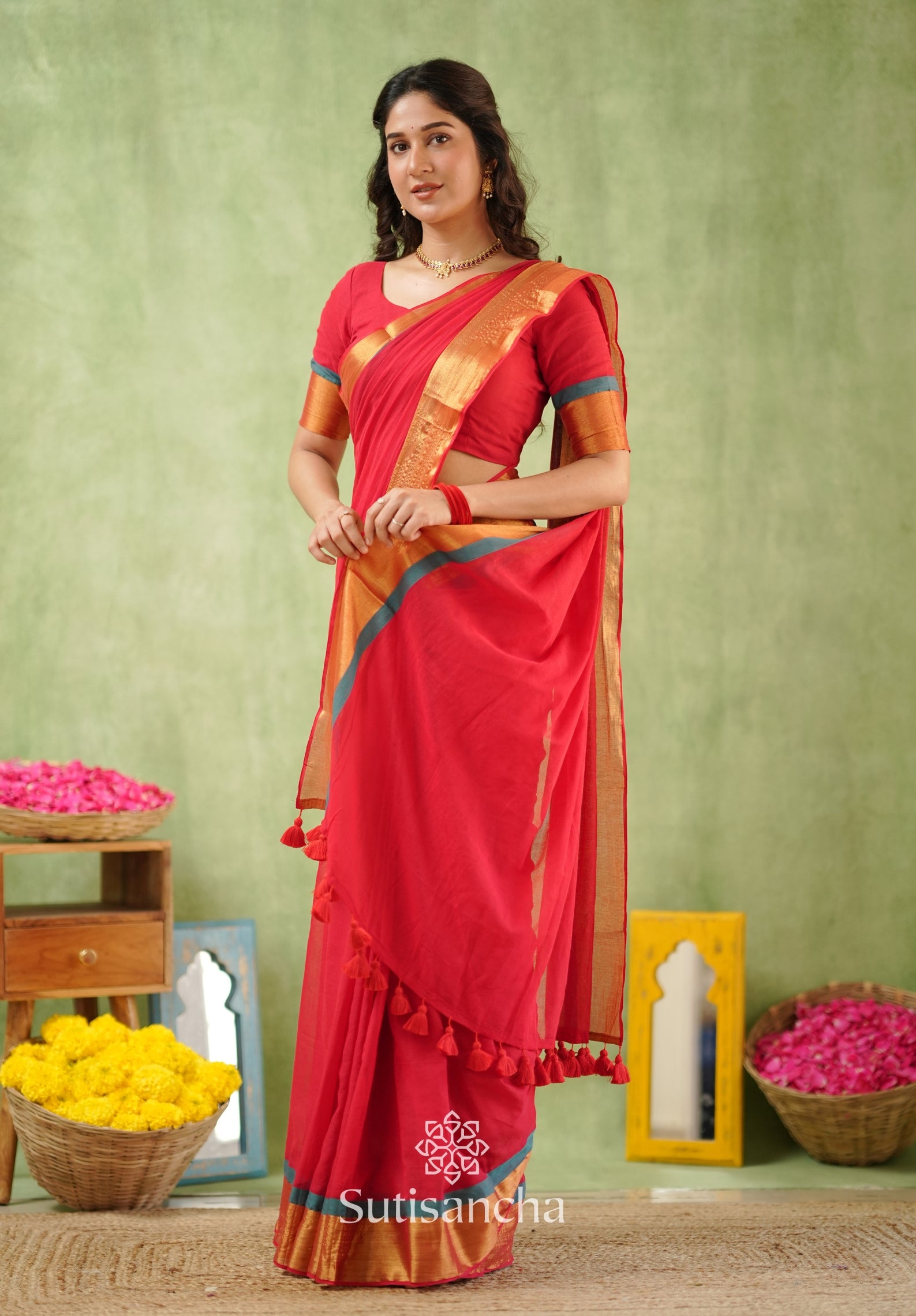 Golden Edge Classic Mul Saree