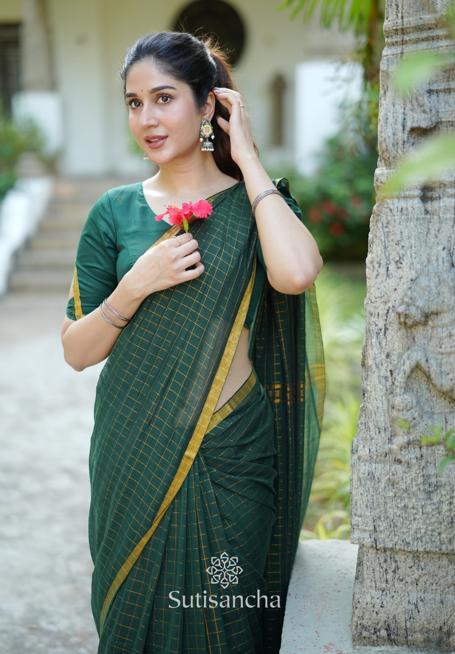 Golden Grid Classic Mul Cotton Saree