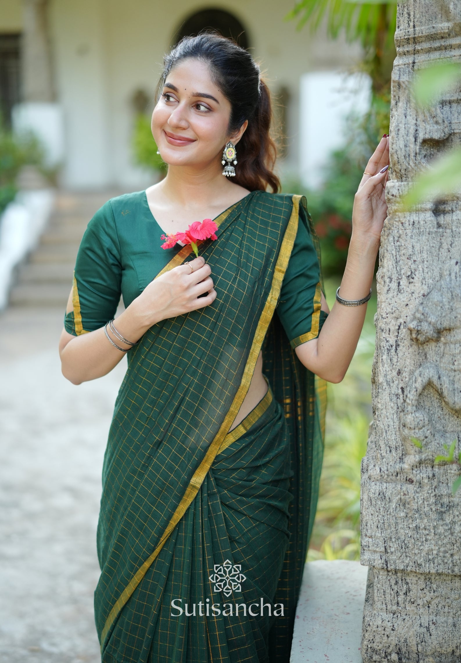 Golden Grid Classic Mul Cotton Saree