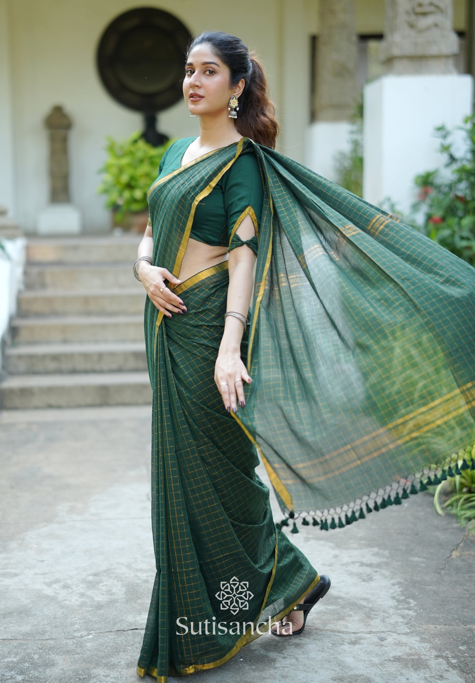 Golden Grid Classic Mul Cotton Saree