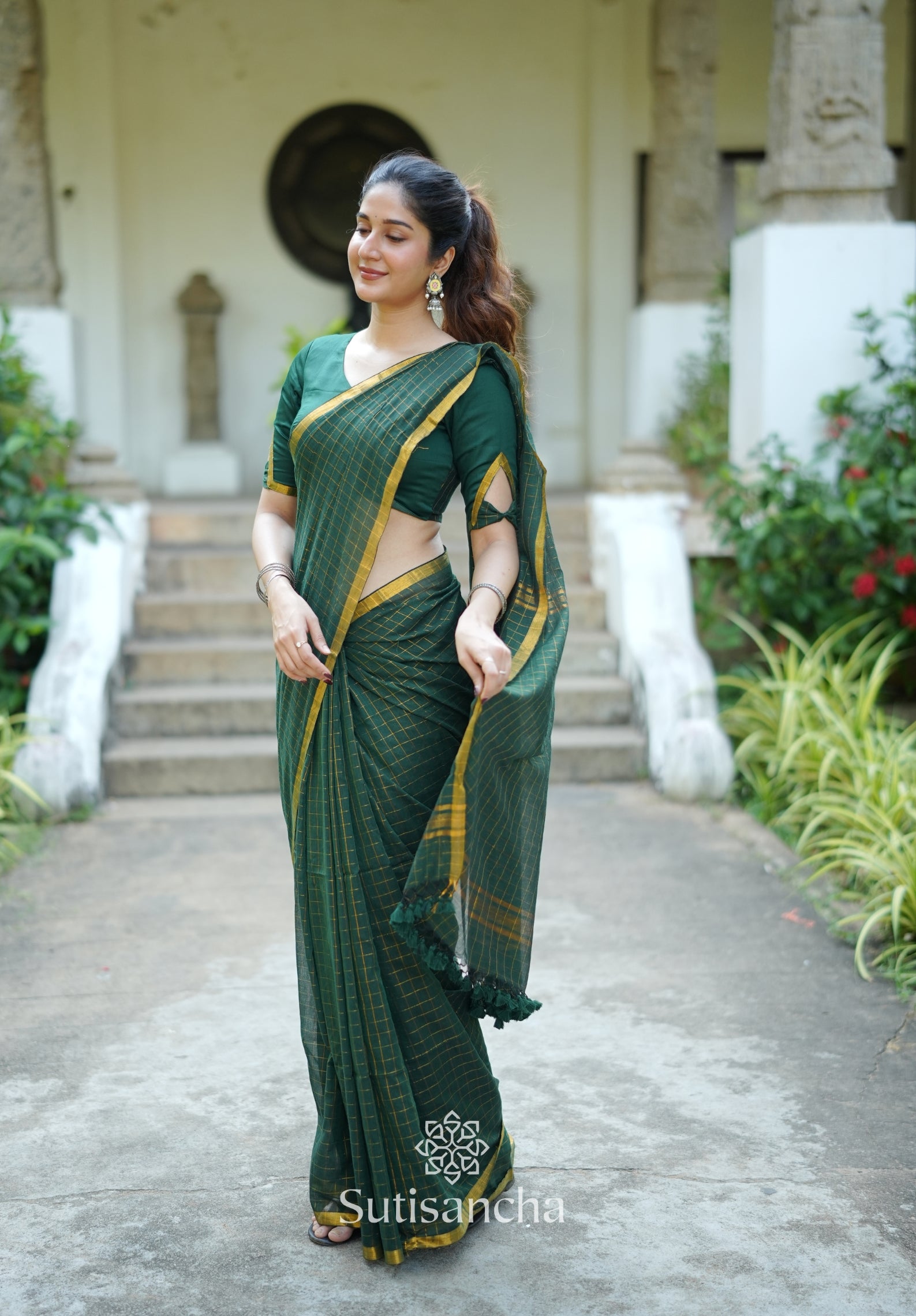 Golden Grid Classic Mul Cotton Saree